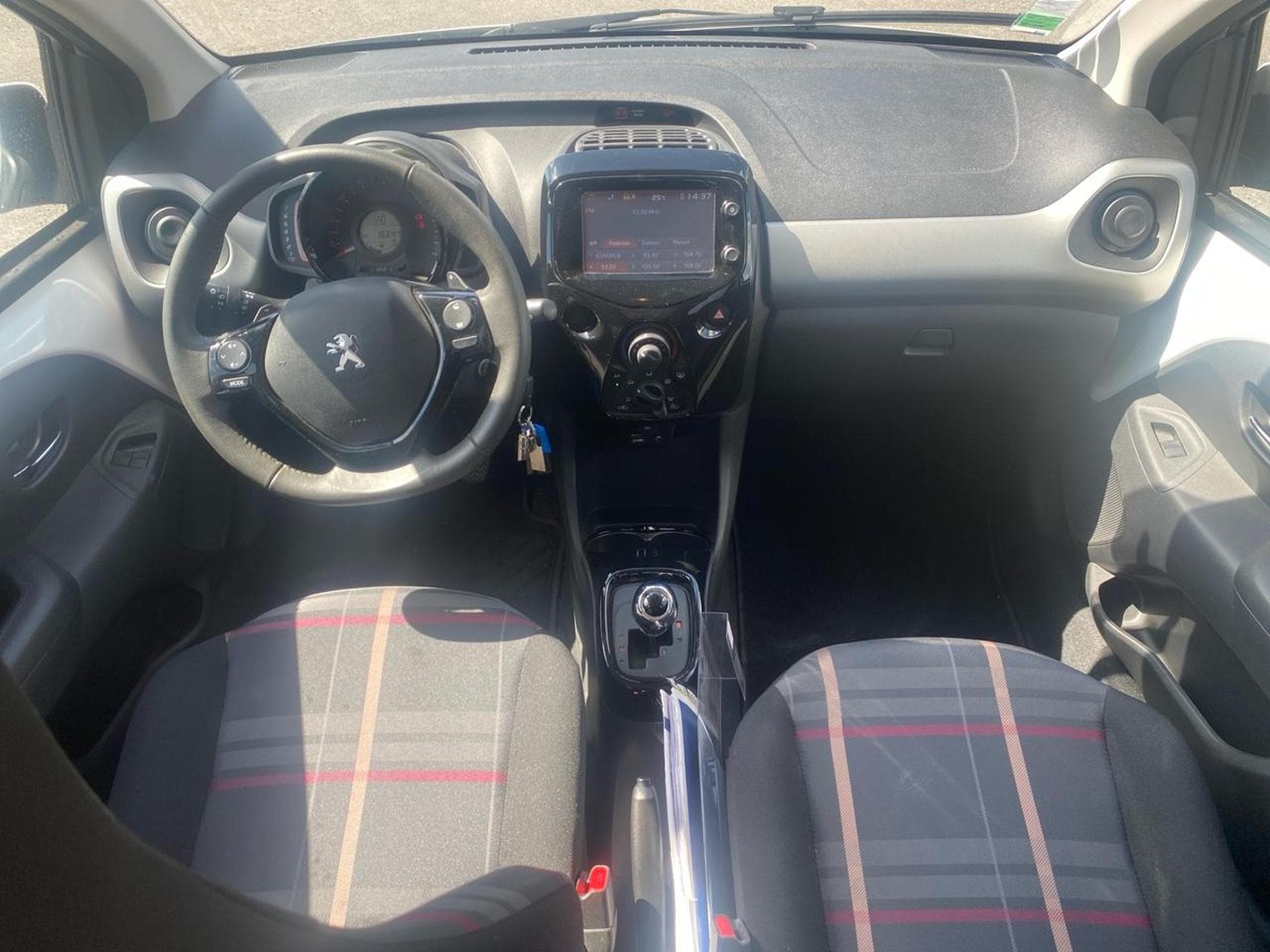 Peugeot 108 1.0 VTI ALLURE ETG5 5P (2015) - Photo 9