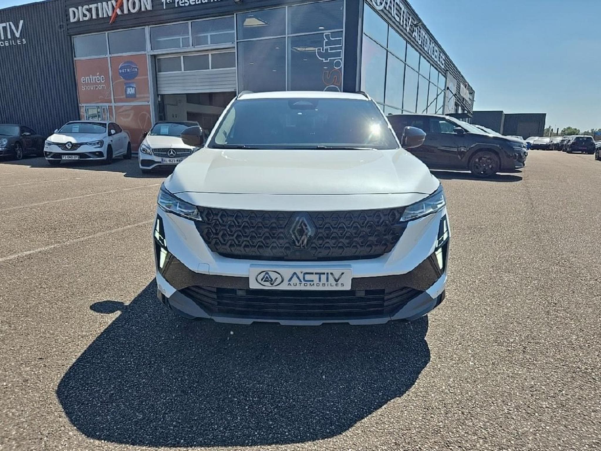 Renault AUSTRAL 1.2 E-TECH FULL HYBRID 200 ESPRIT ALPINE (2026) - Photo 2