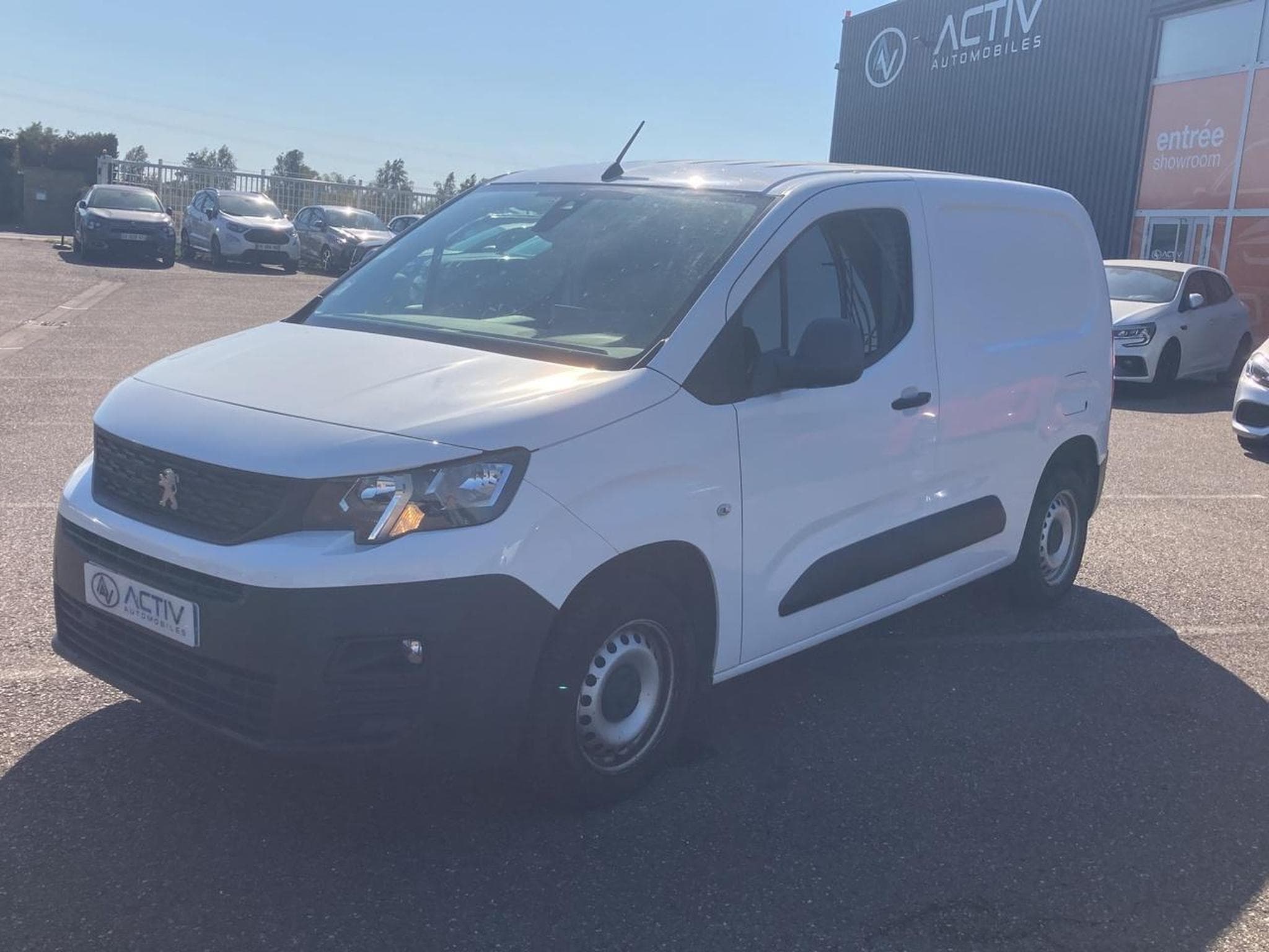 Peugeot PARTNER STANDARD 650KG BLUEHDI 100 BVM5 PREMIUM (2019) - Photo 1