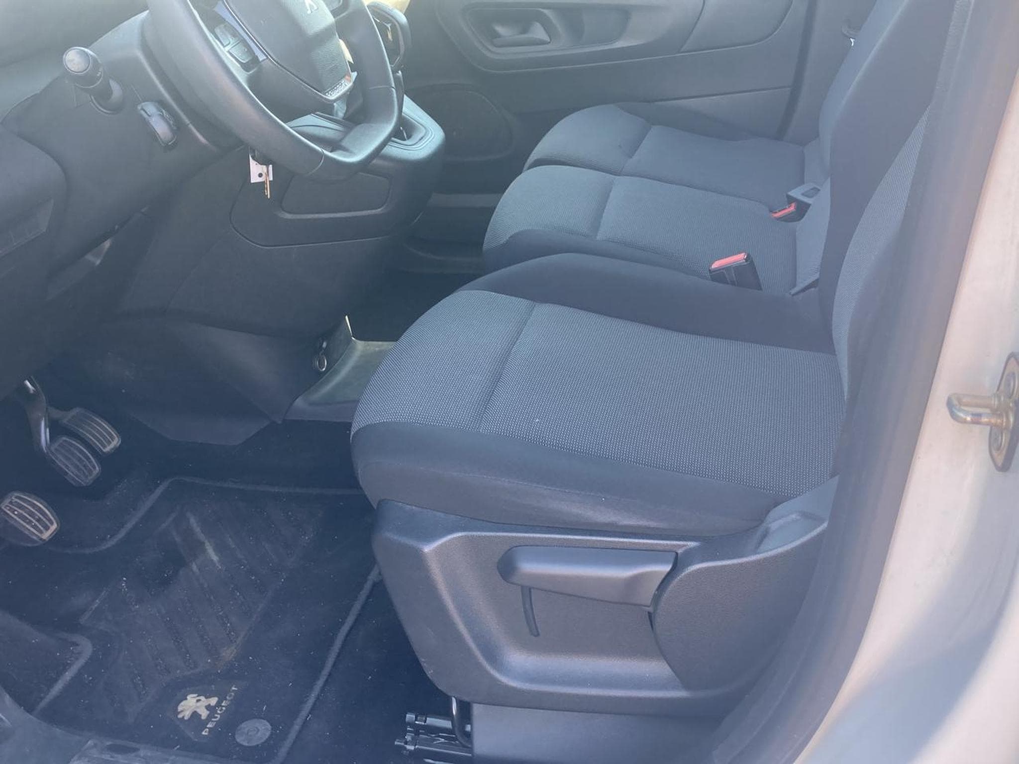 Peugeot PARTNER STANDARD 650KG BLUEHDI 100 BVM5 PREMIUM (2019) - Photo 12