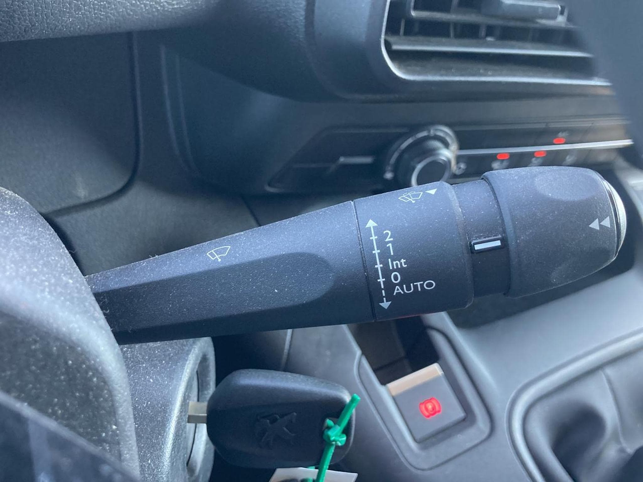 Peugeot PARTNER STANDARD 650KG BLUEHDI 100 BVM5 PREMIUM (2019) - Photo 16
