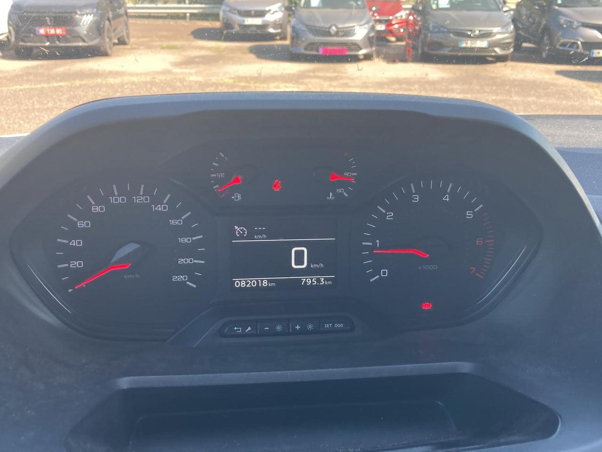 Peugeot PARTNER STANDARD 650KG BLUEHDI 100 BVM5 PREMIUM (2019) - Photo 17