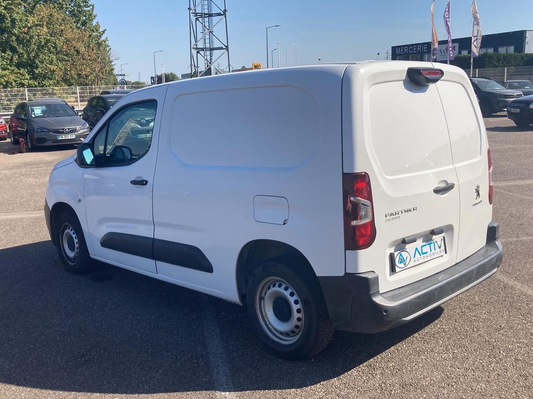 Peugeot PARTNER STANDARD 650KG BLUEHDI 100 BVM5 PREMIUM (2019) - Photo 7