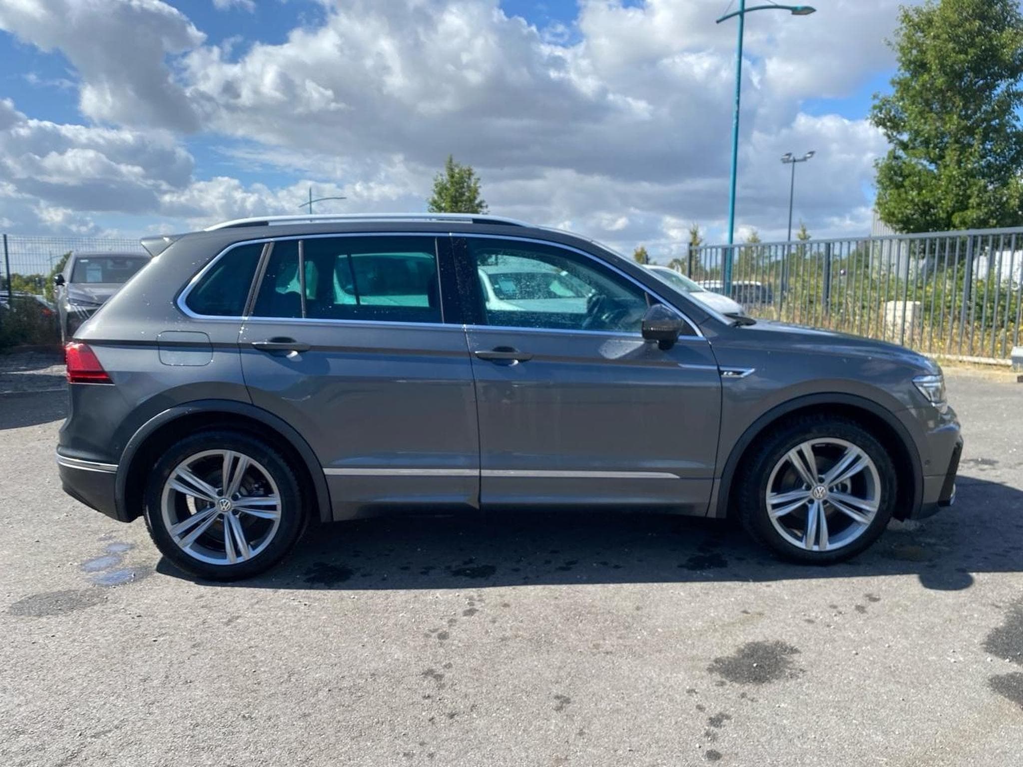 VW TIGUAN 2.0 TDI 150 CARAT EURO6D-T (2018) - Photo 4