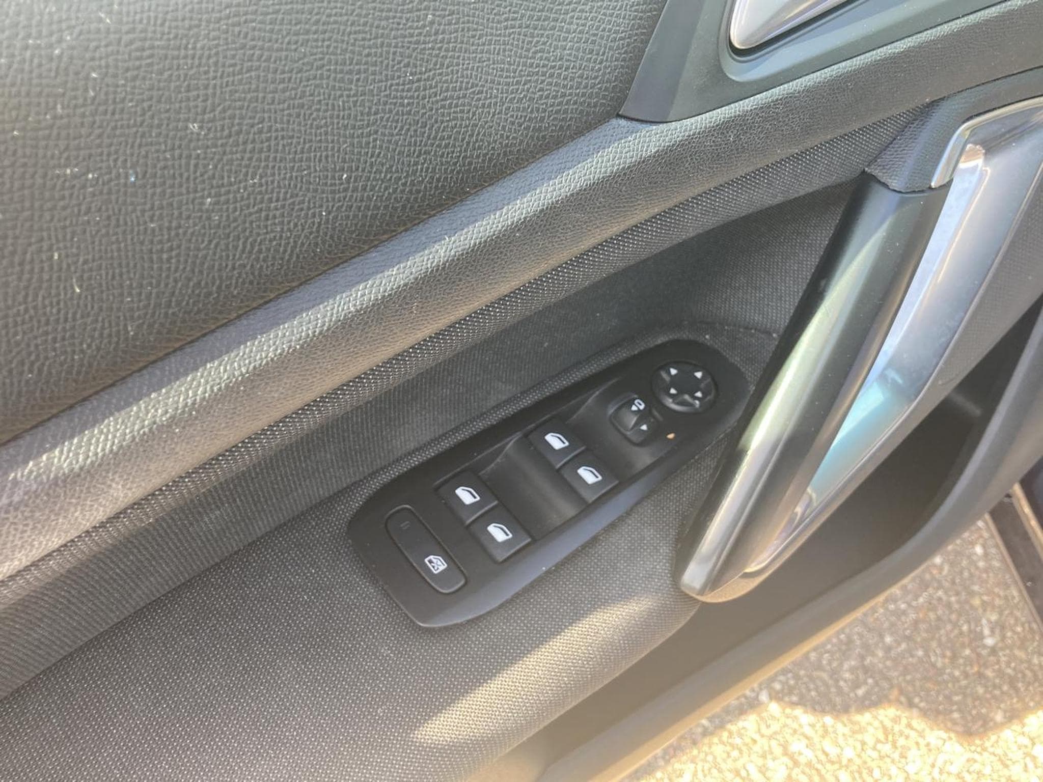 Peugeot 308 1.5 BLUEHDI 130 ALLURE EAT8 (2018) - Photo 11