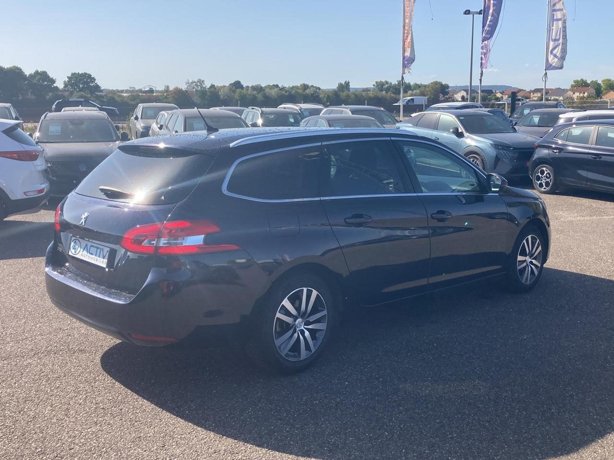 Peugeot 308 1.5 BLUEHDI 130 ALLURE EAT8 (2018) - Photo 5