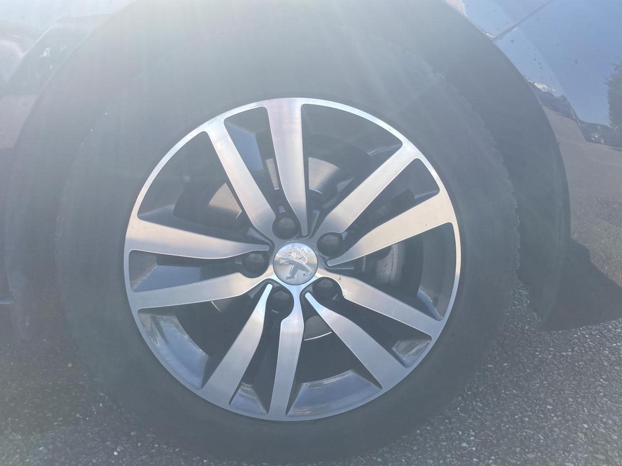Peugeot 308 1.5 BLUEHDI 130 ALLURE EAT8 (2018) - Photo 9