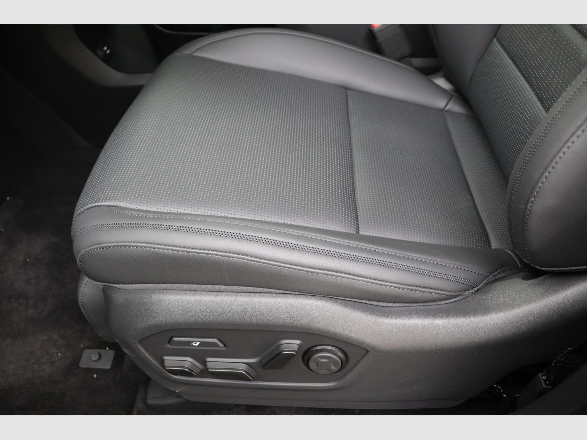 Hyundai Santa Fe Calligraphy Pack + Pano (2026) - Photo 16