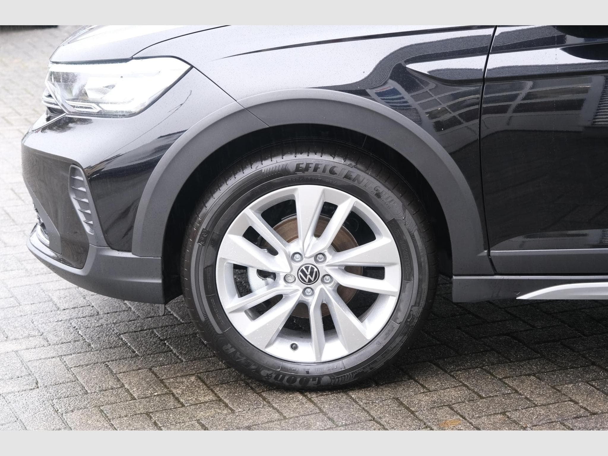 VW Taigo 1.0 TSI Life (2025) - Photo 3