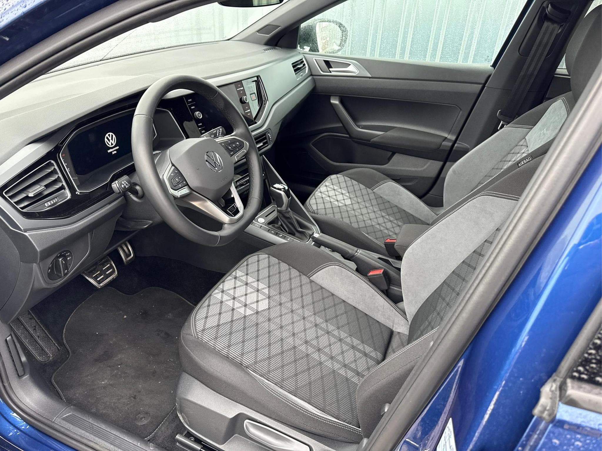 VW Taigo R Line 1.0 (2024) - Photo 5