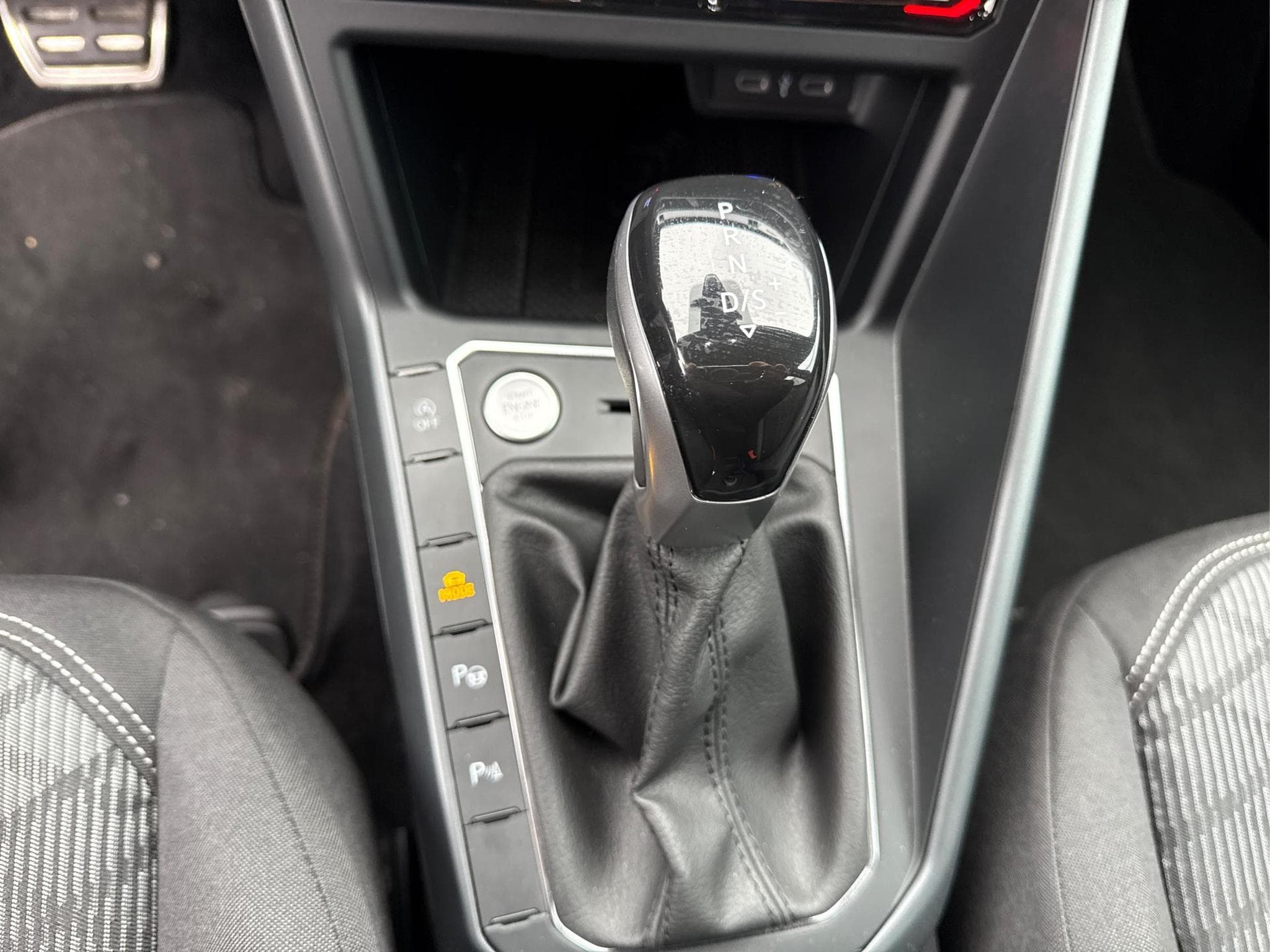 VW Taigo R Line 1.0 (2024) - Photo 9
