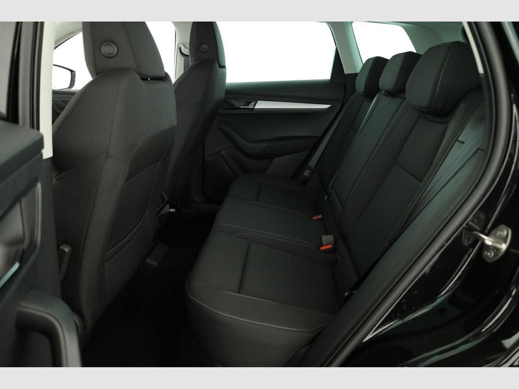 Skoda Karoq Selection 4x4 (2026) - Photo 11