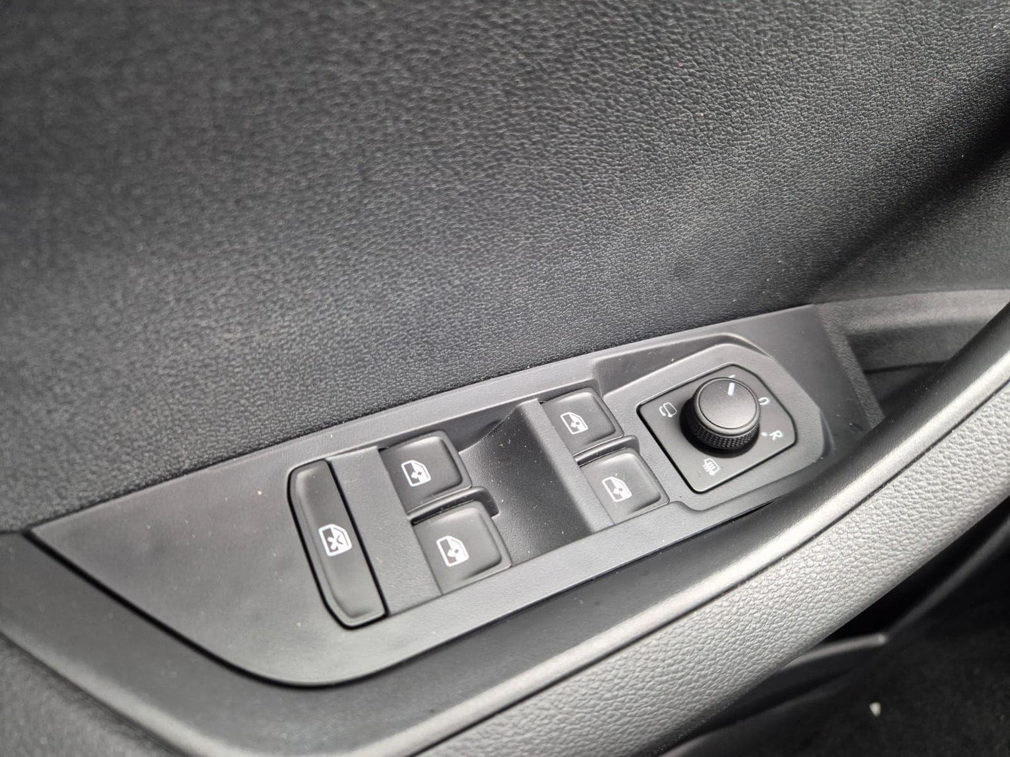 Skoda Karoq 1.5 TSI 150PS (2026) - Photo 15