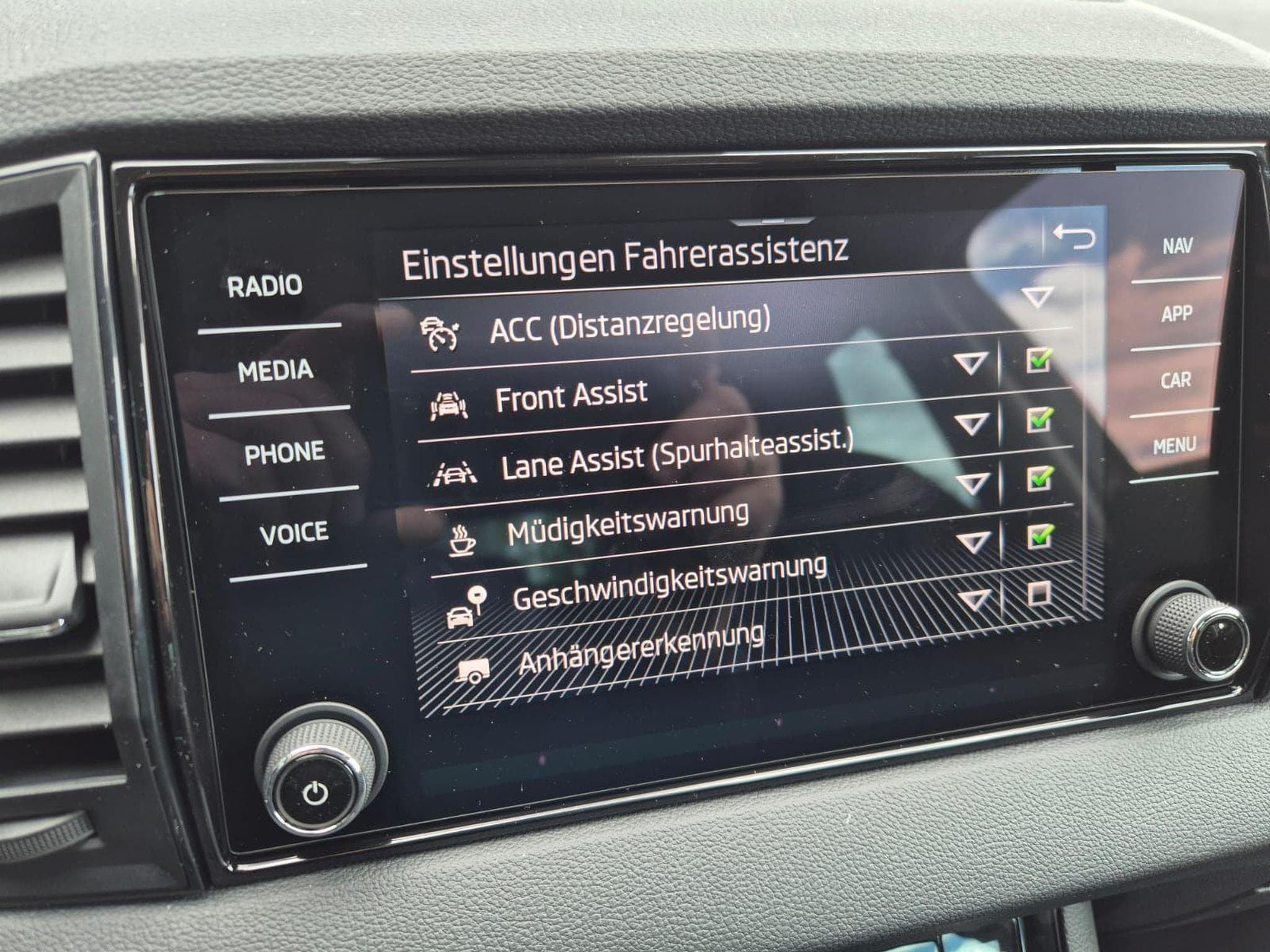 Skoda Karoq 1.5 TSI 150PS (2026) - Photo 20