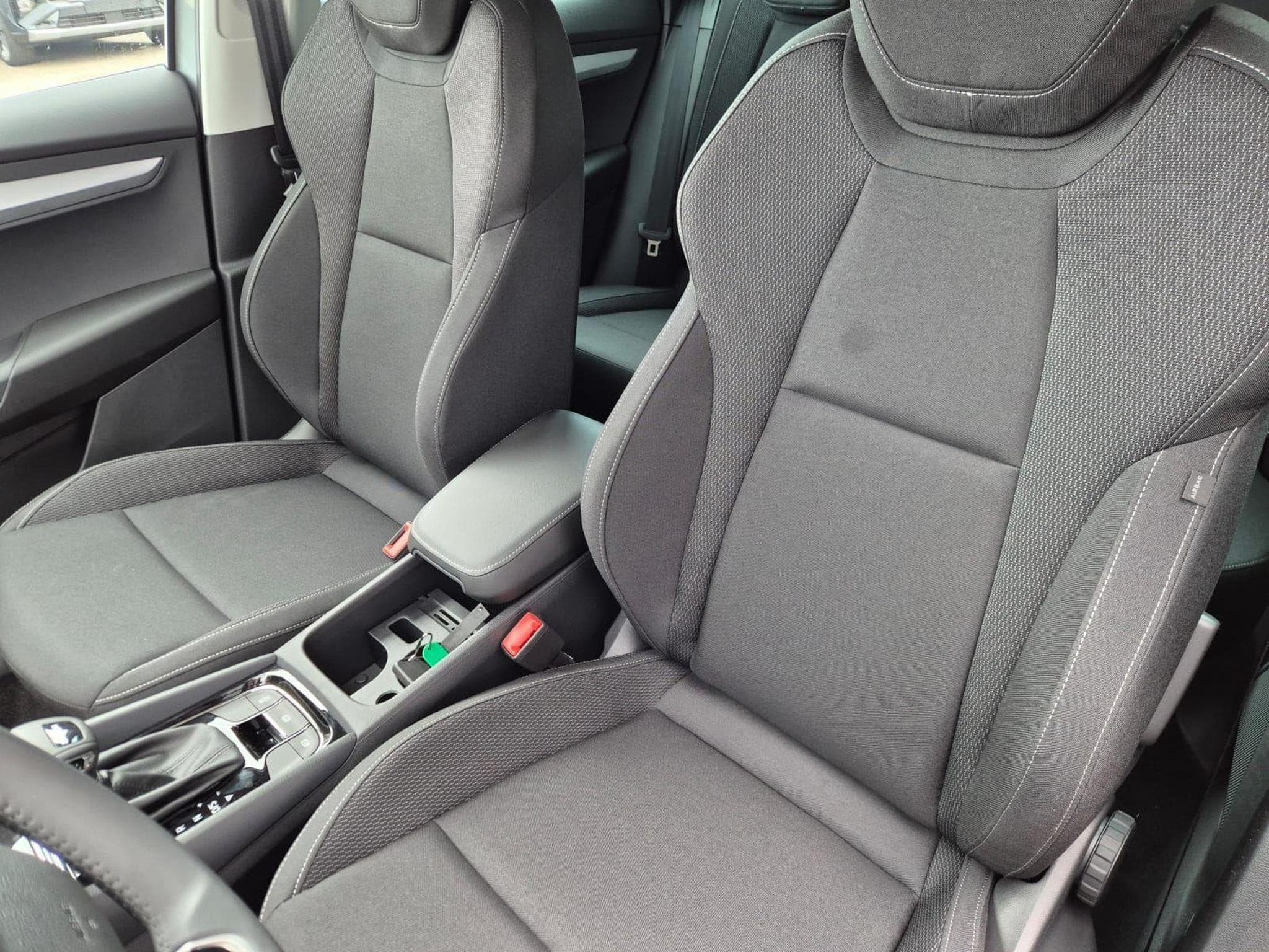Skoda Karoq 1.5 TSI 150PS (2026) - Photo 11