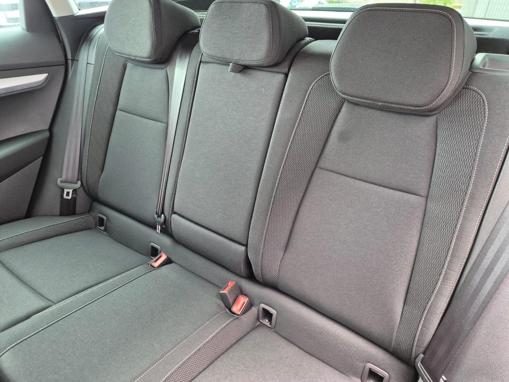 Skoda Karoq 1.5 TSI 150PS (2026) - Photo 12