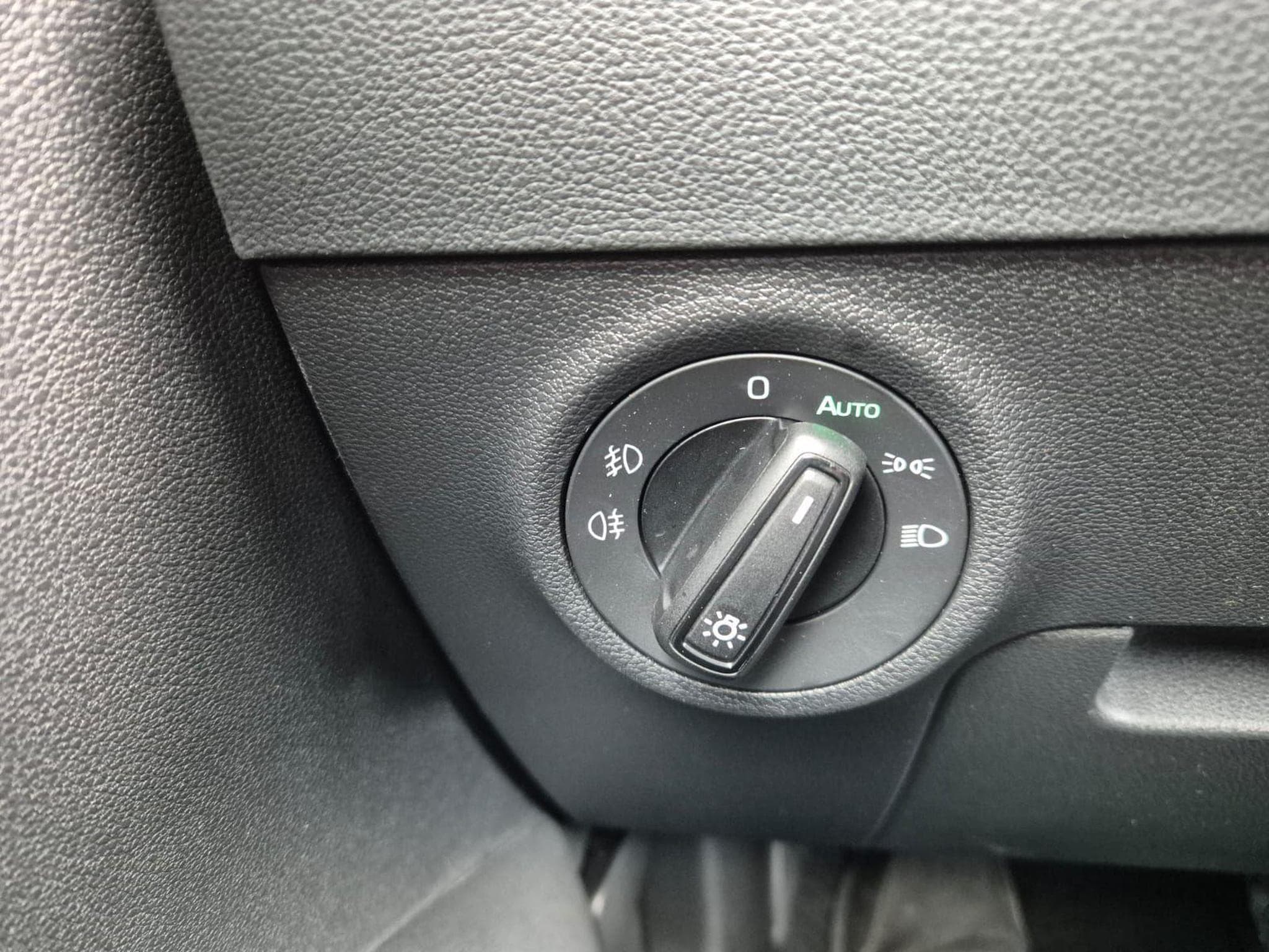 Skoda Karoq 1.5 TSI 150PS (2026) - Photo 14