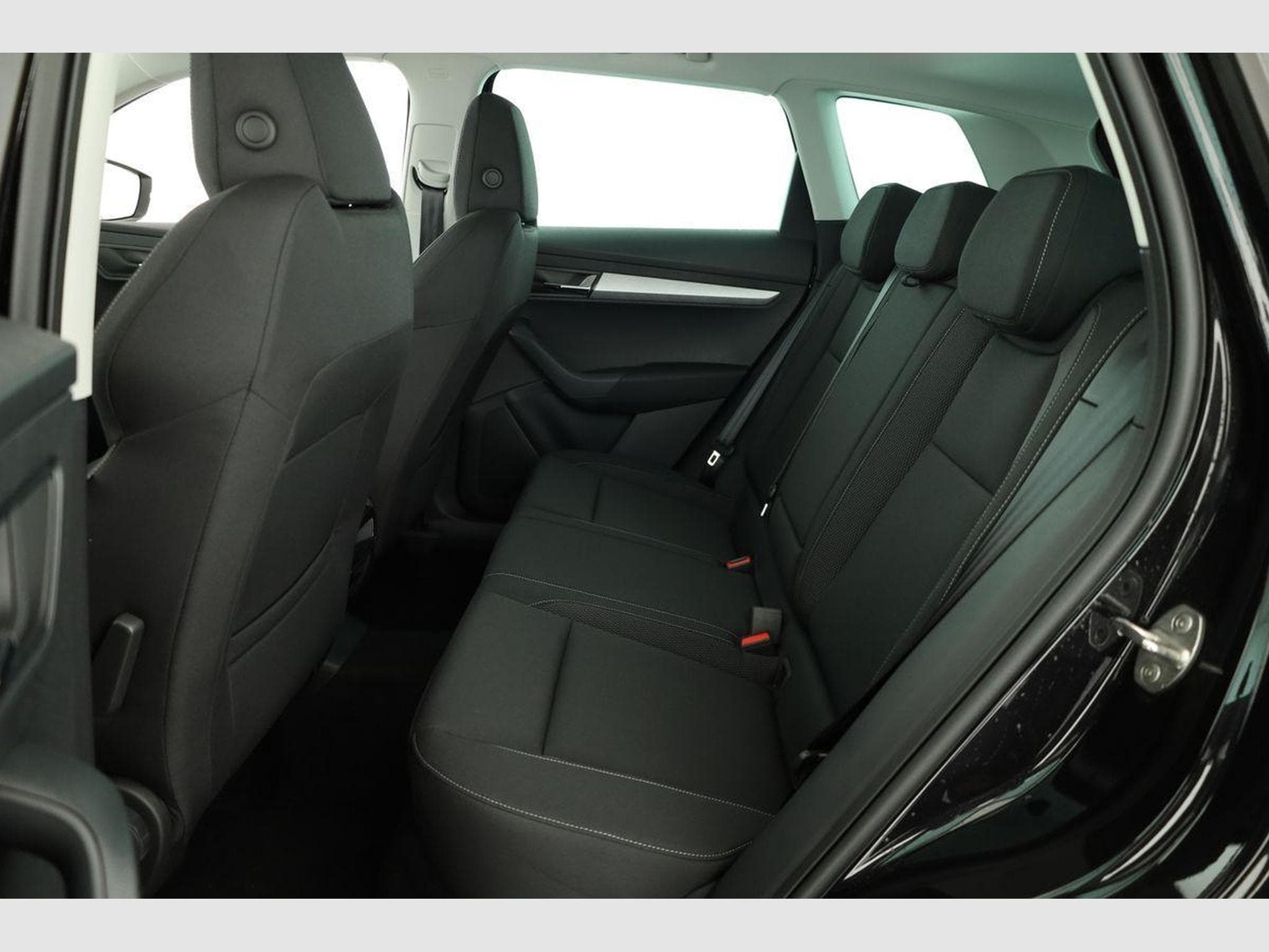 Skoda Karoq Selection 4x4 (2026) - Photo 11