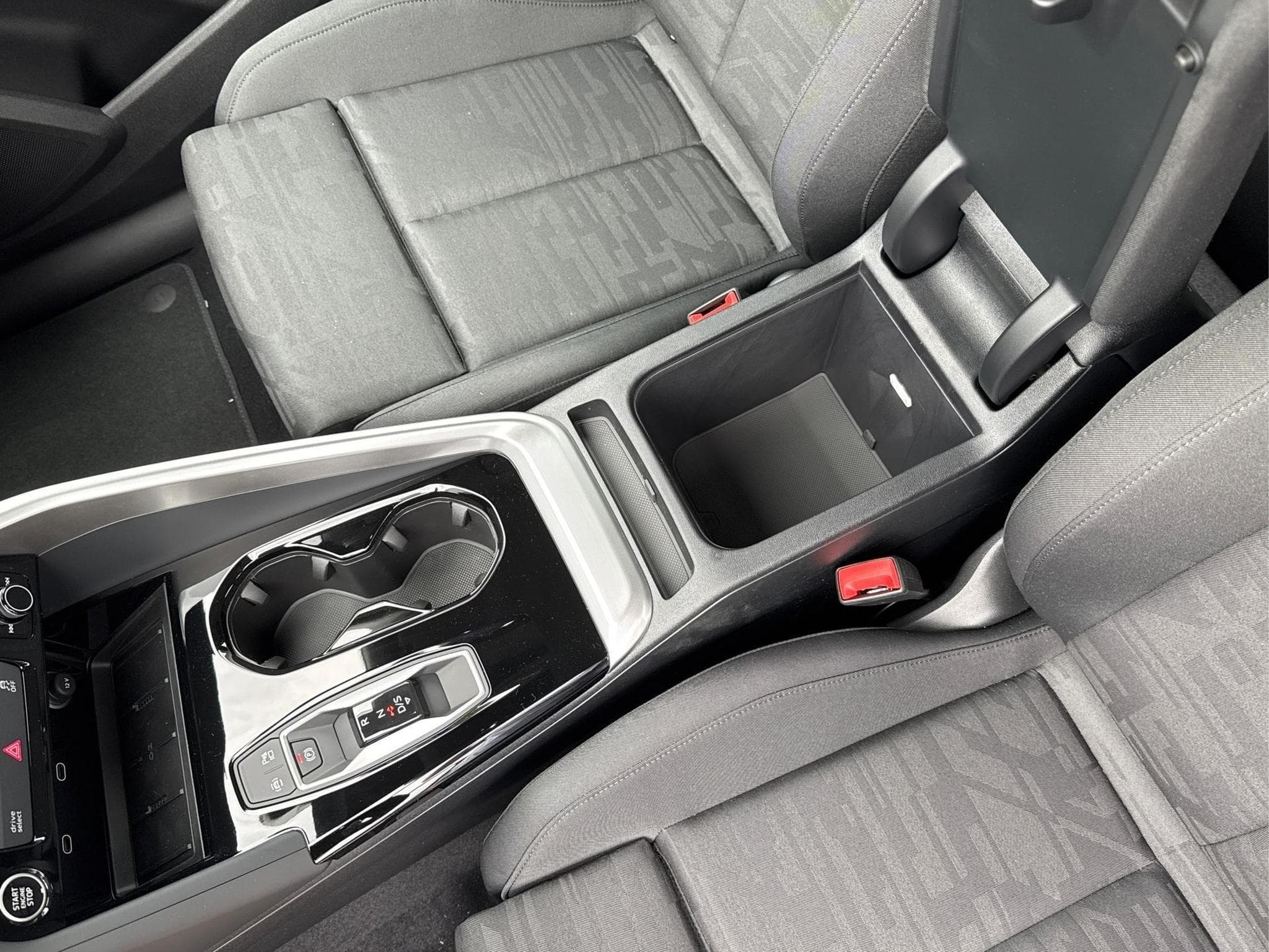 Audi Q5 Basis (2026) - Photo 16