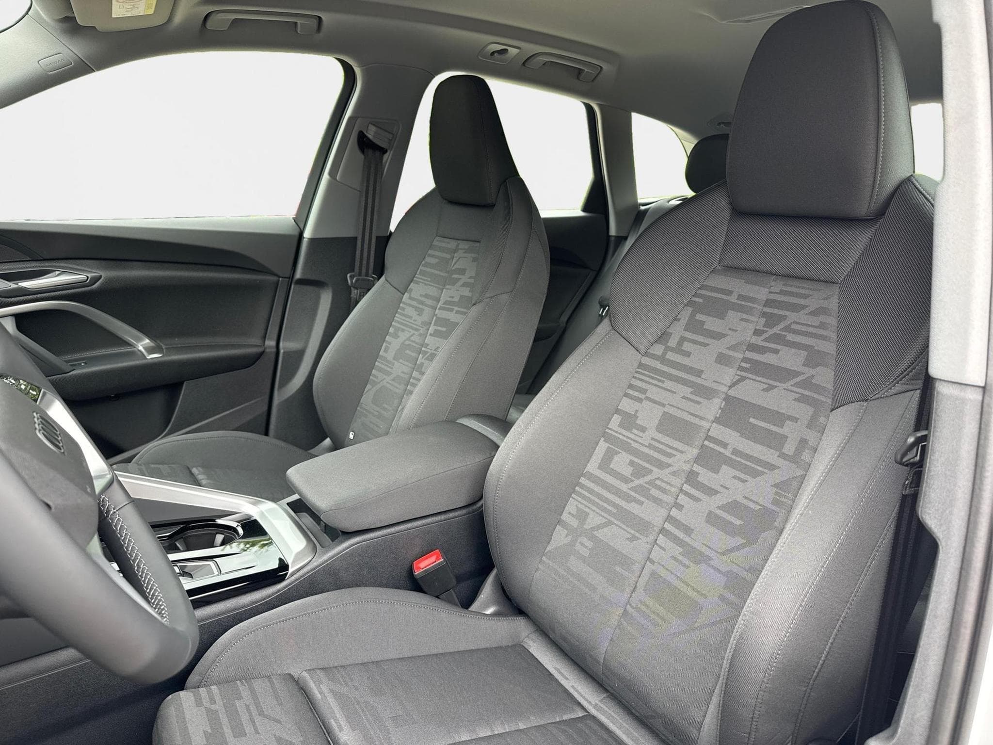 Audi Q5 Basis (2026) - Photo 17