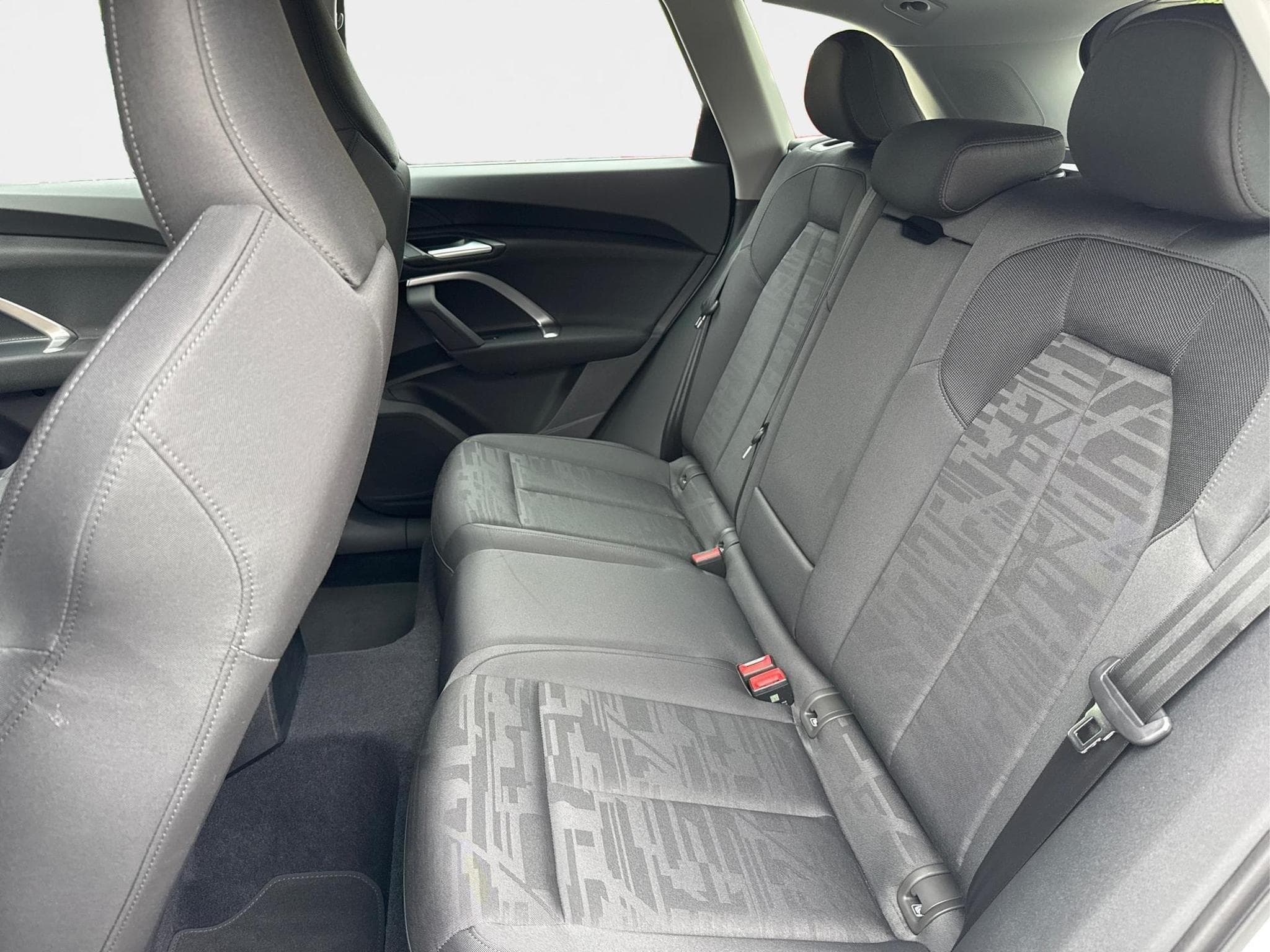 Audi Q5 Basis (2026) - Photo 18