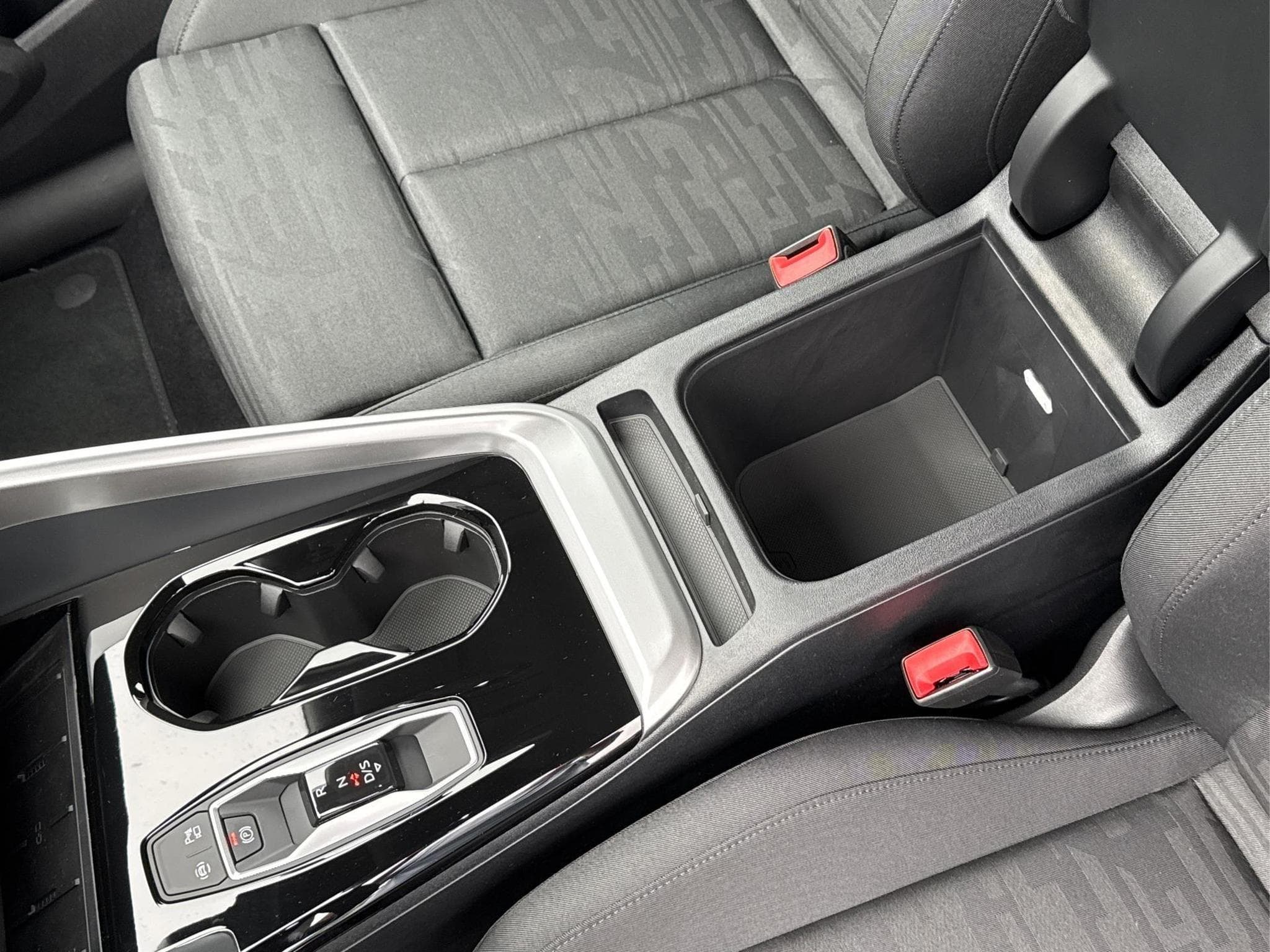 Audi Q5 Basis (2026) - Photo 16
