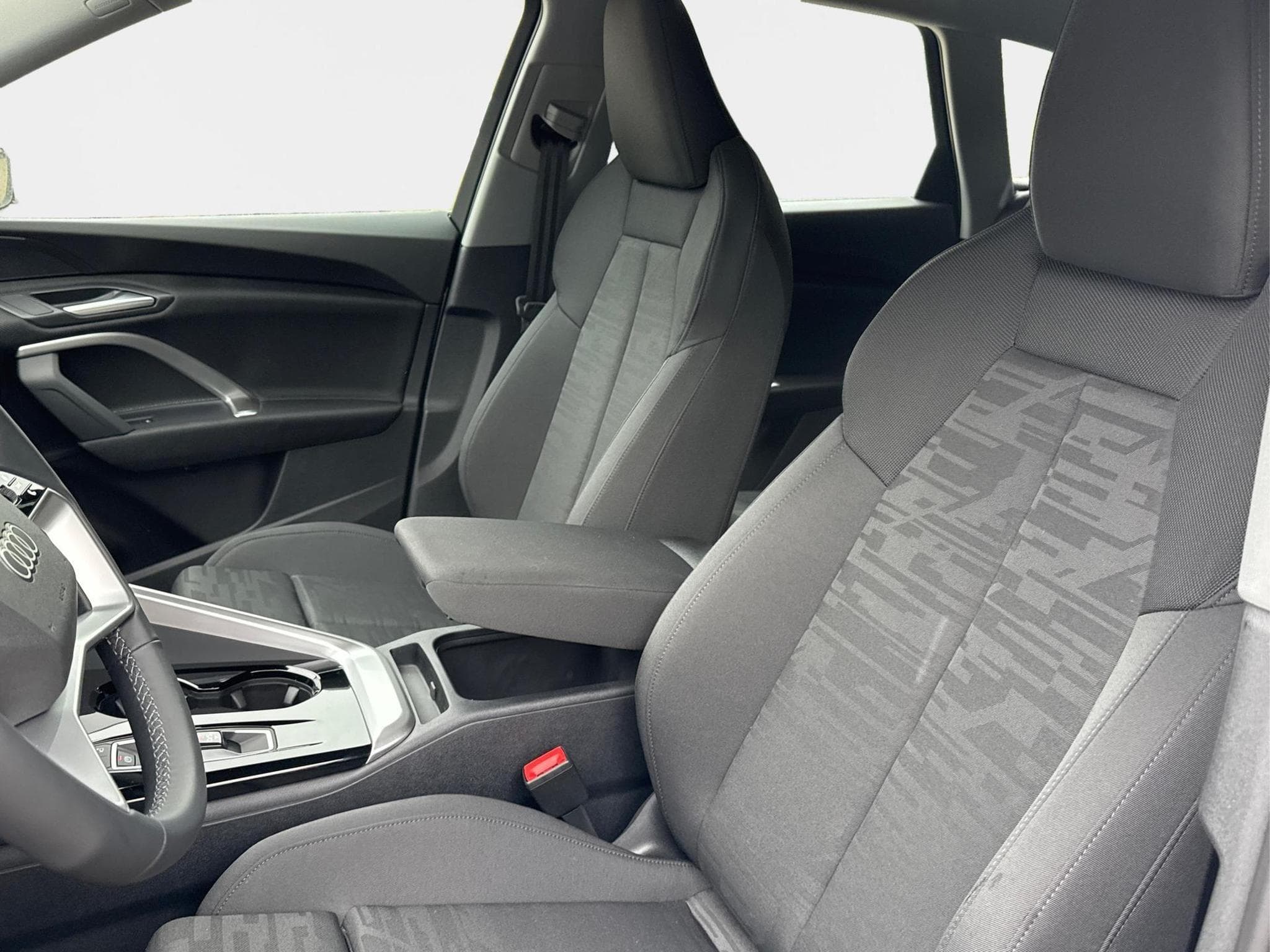 Audi Q5 Basis (2026) - Photo 17