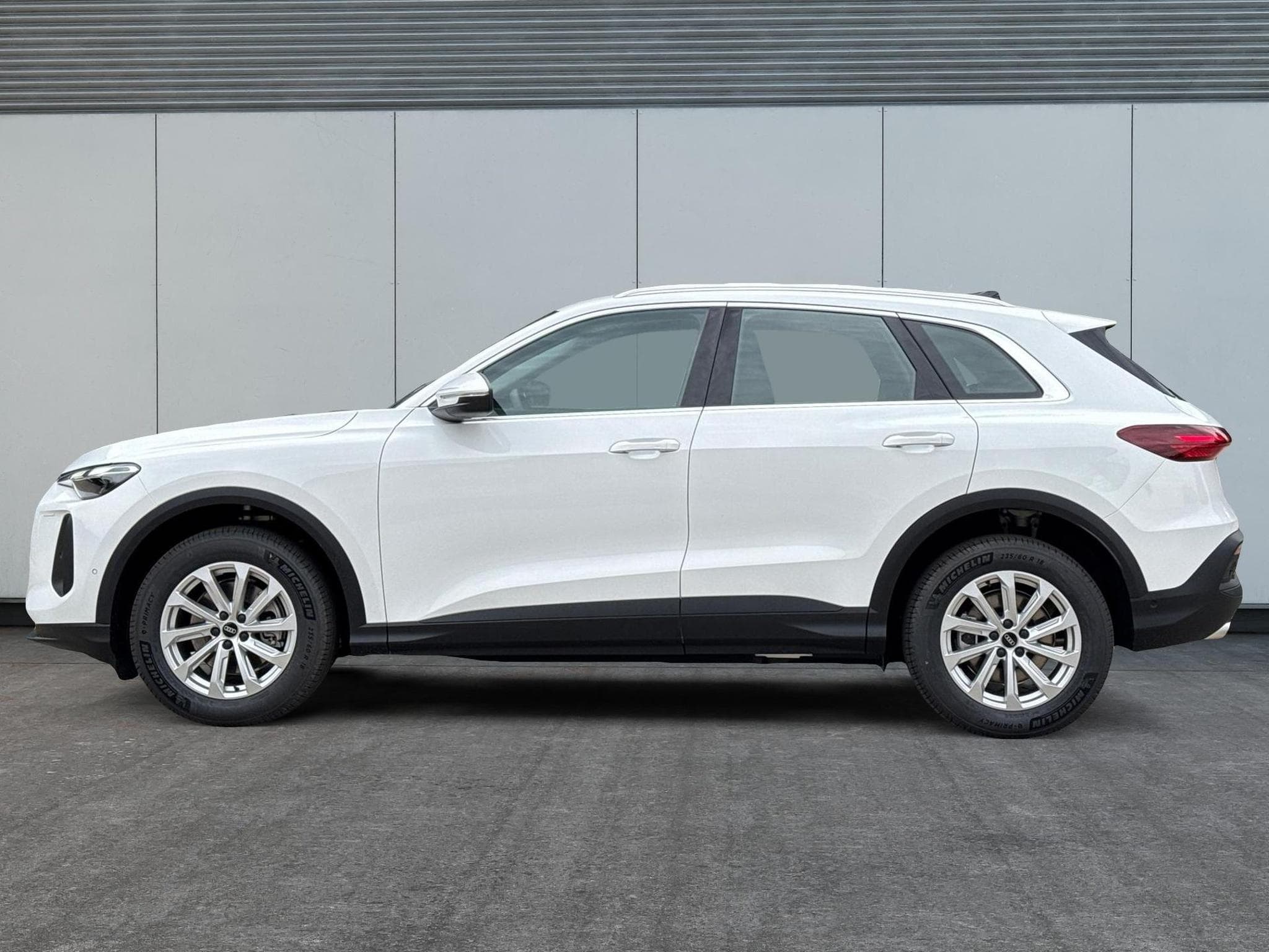 Audi Q5 Basis (2026) - Photo 2