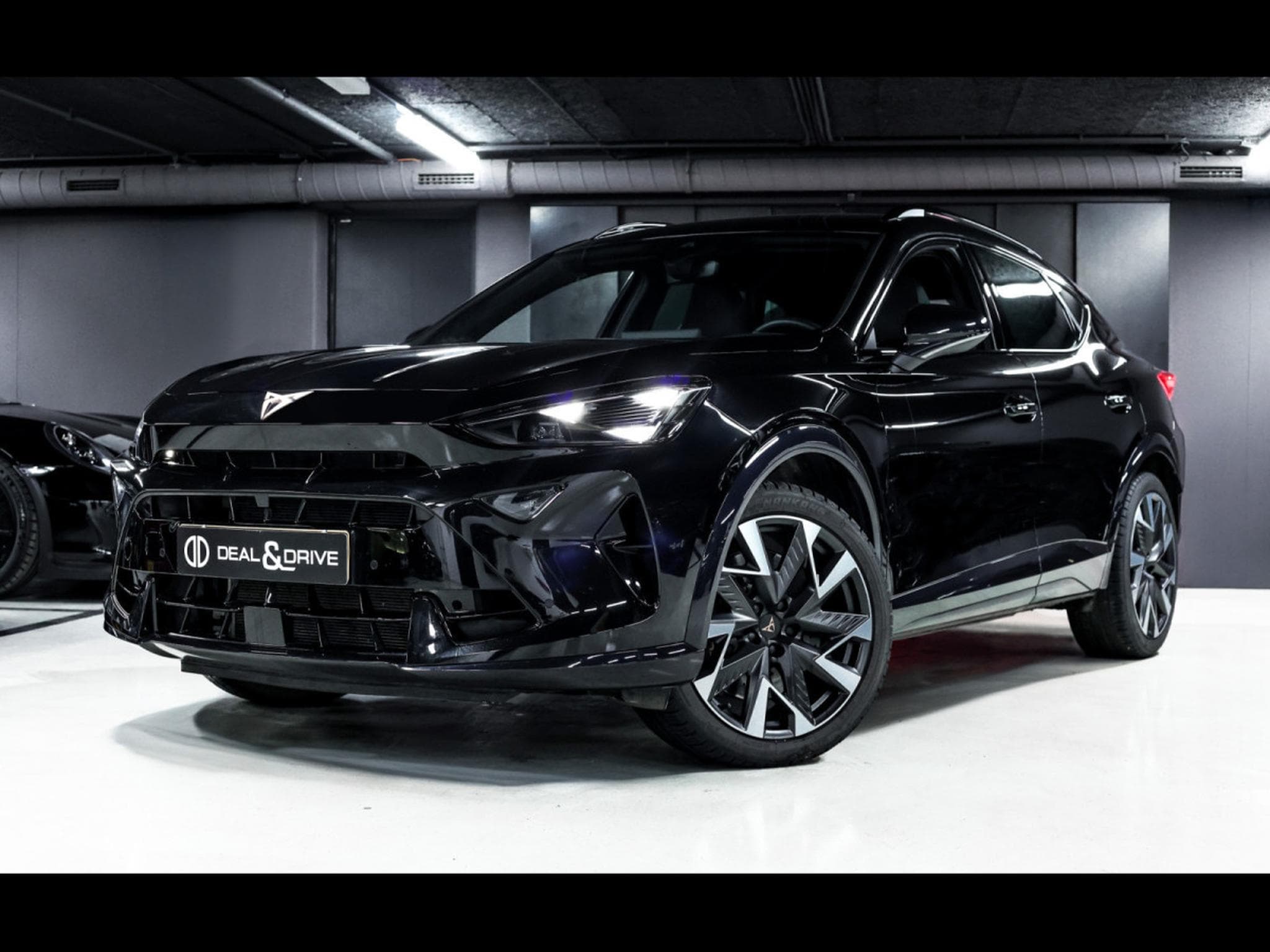 Cupra Formentor VZ 2.0 TSI 333 DSG7 4DRIVE (FACELIFT) - MIDNIGHT BLACK (2025) - Foto 1