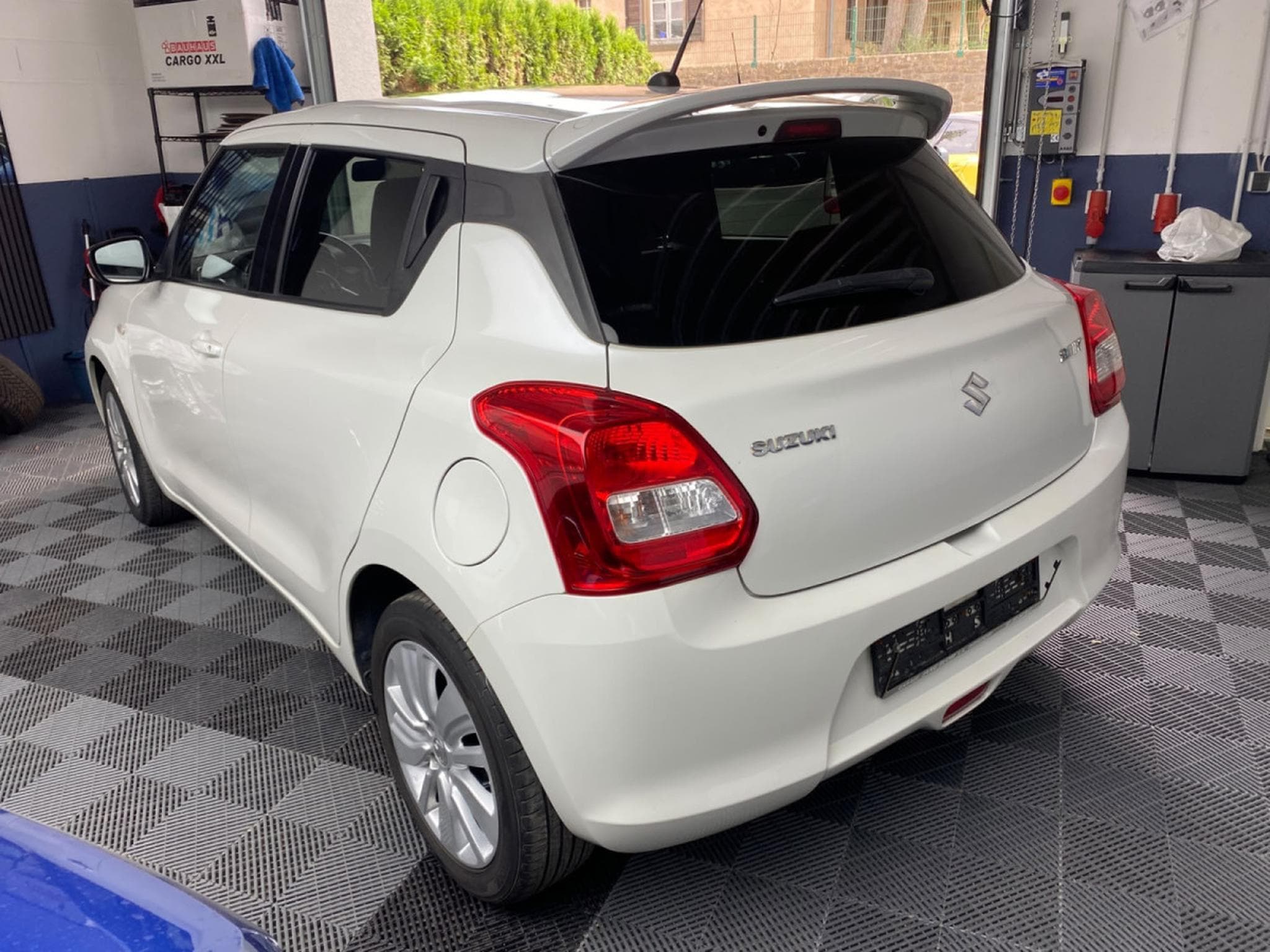Suzuki Swift 1.0 essence (2018) - Foto 8