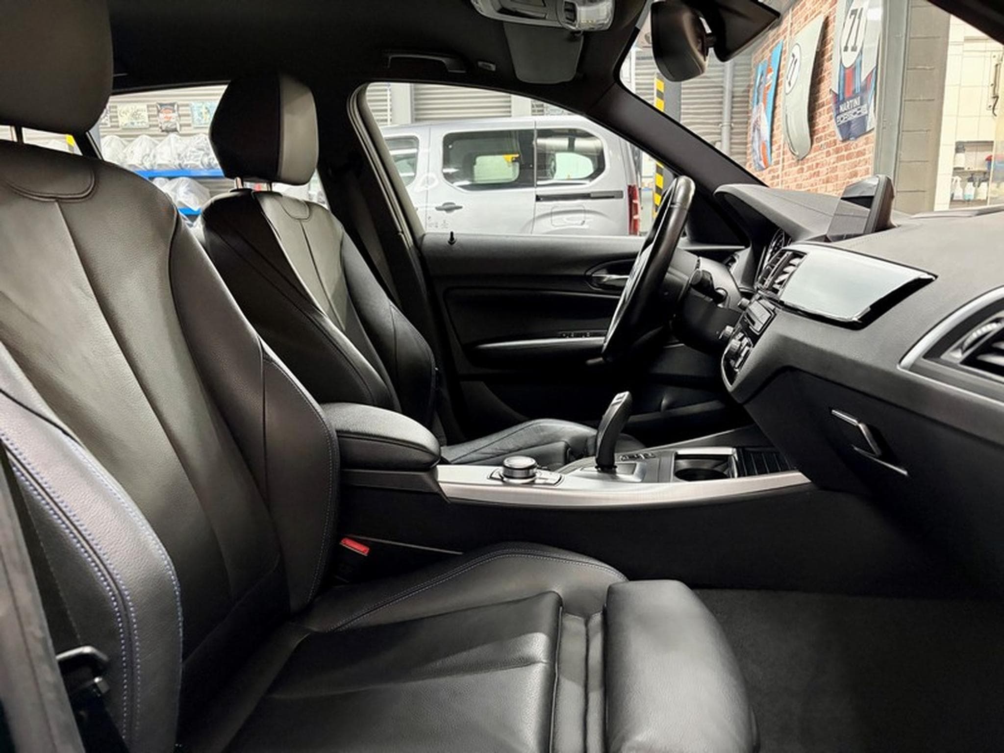 BMW 118 118iA 136cv Auto M-SPORT (2019) - Photo 8