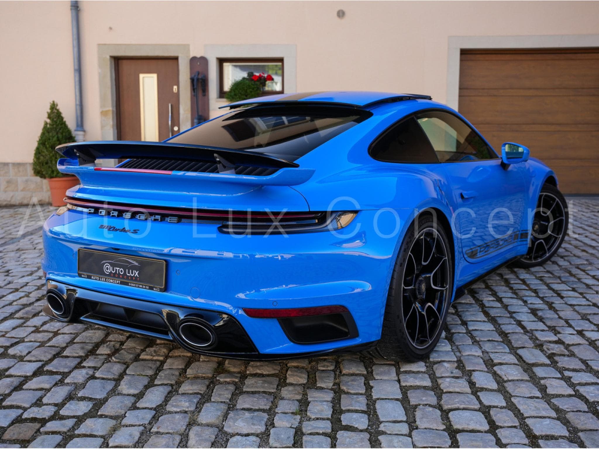 Porsche 911 911 Turbo S (2022) - Photo 3