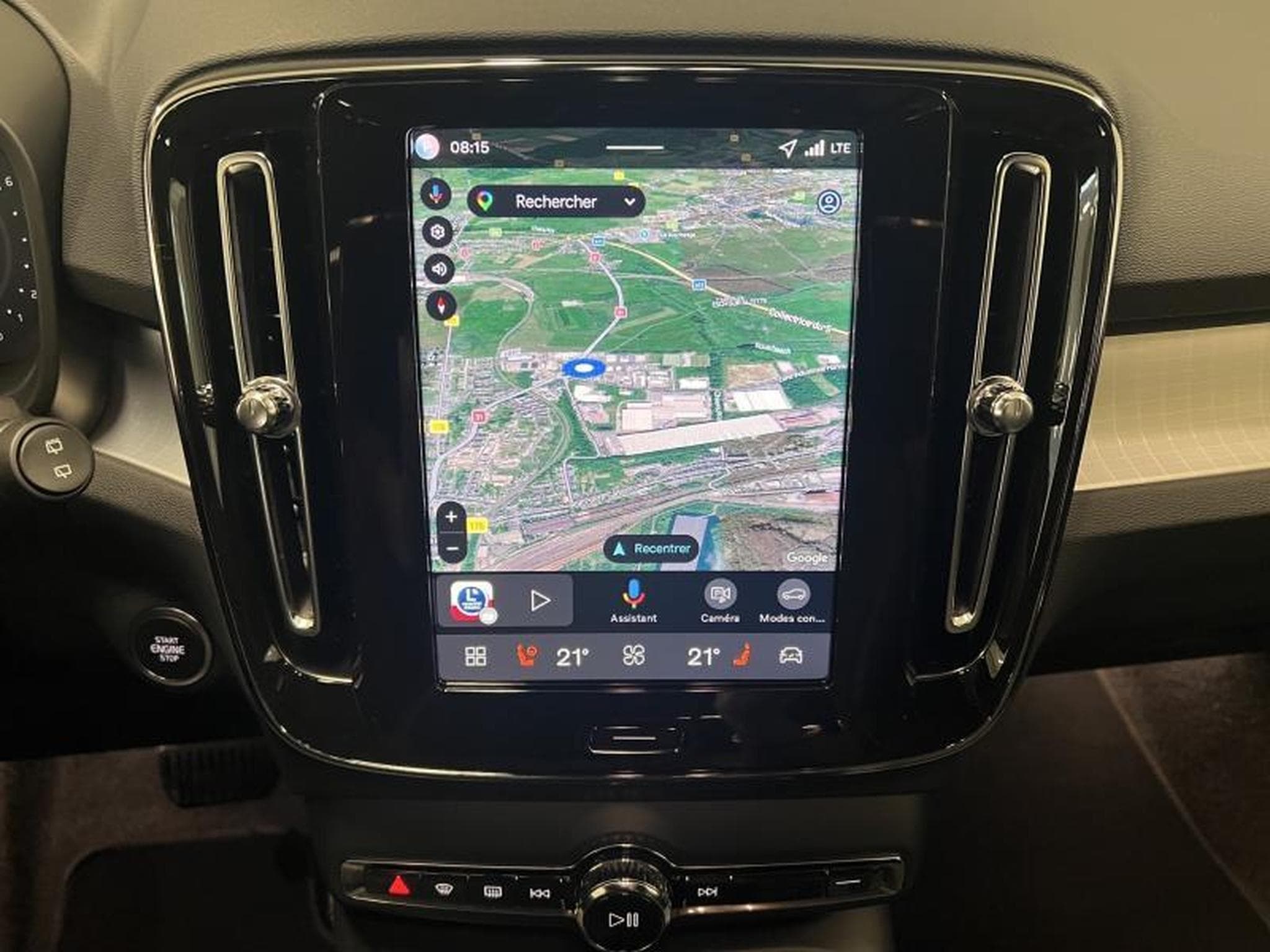 Volvo XC40 Black-Edition Plus (2025) - Photo 11