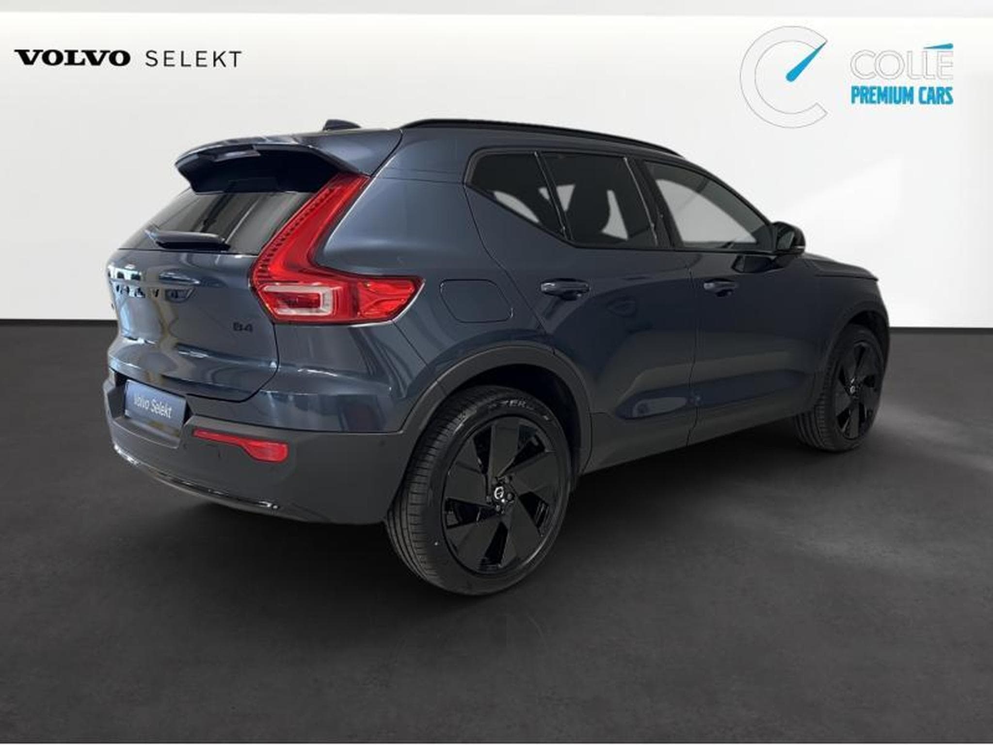Volvo XC40 Black-Edition Plus (2025) - Photo 2