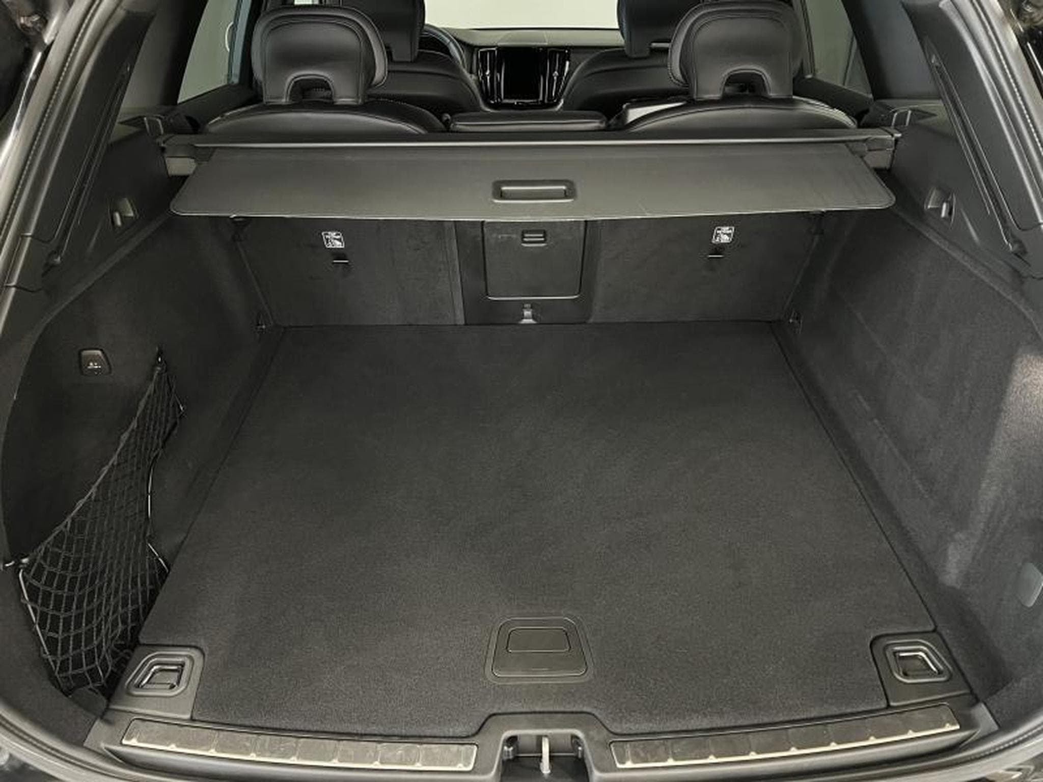Volvo XC60 R-Design (2018) - Photo 19