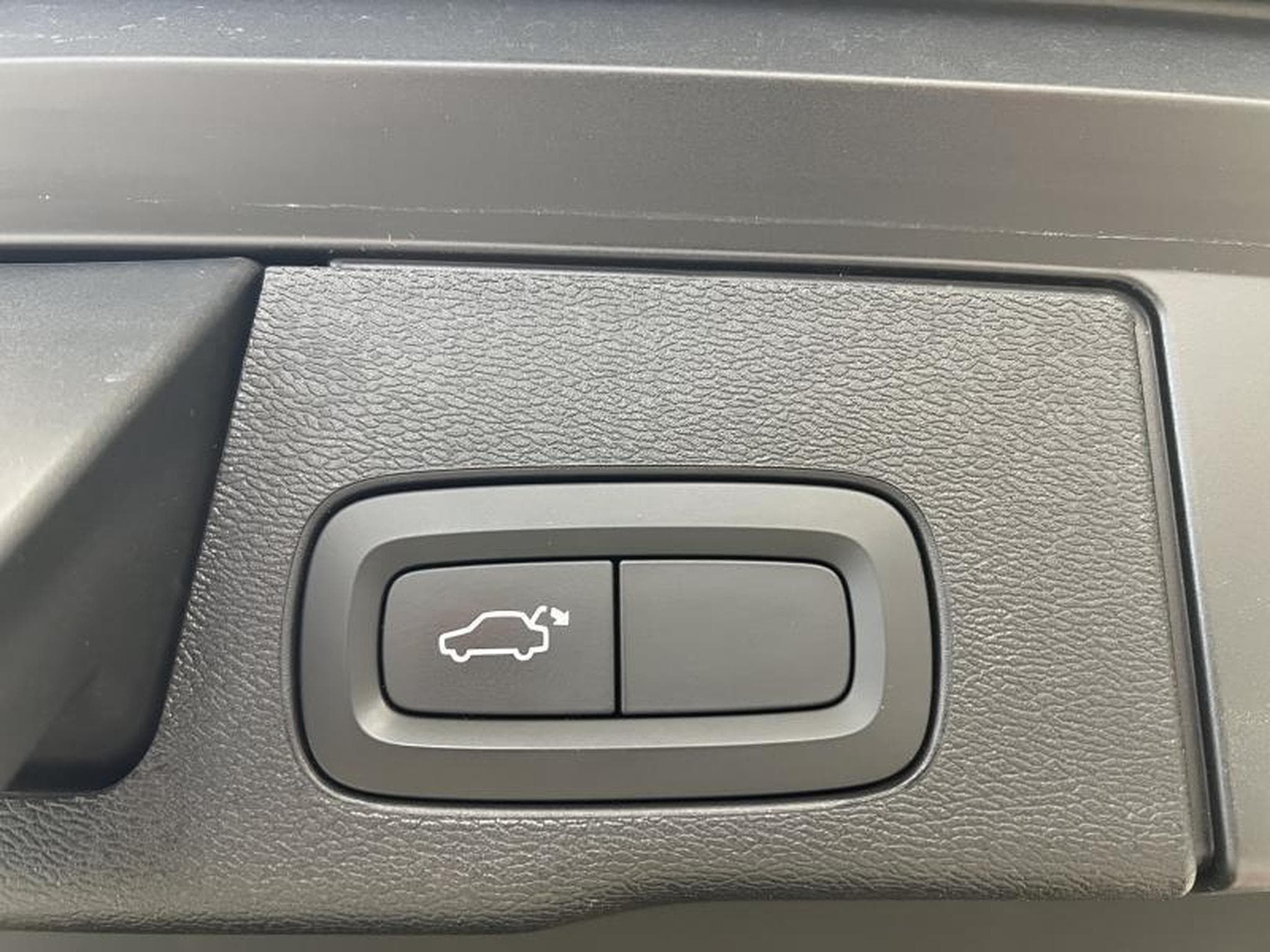 Volvo XC60 R-Design (2018) - Photo 20
