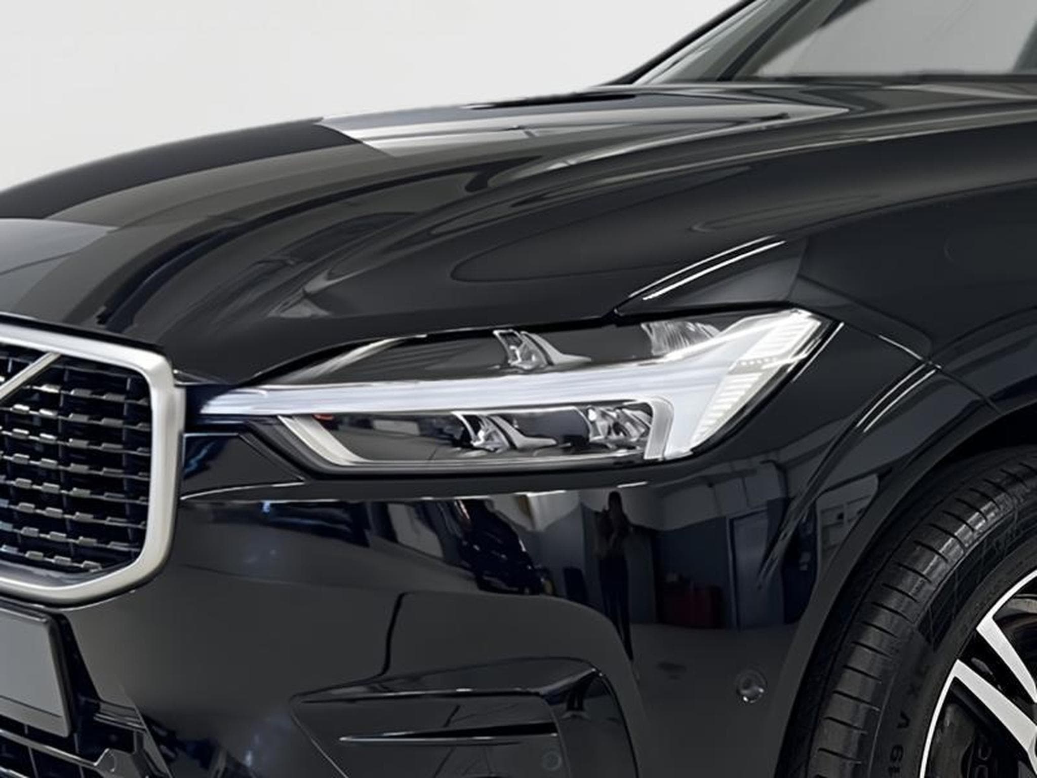 Volvo XC60 R-Design (2018) - Photo 3