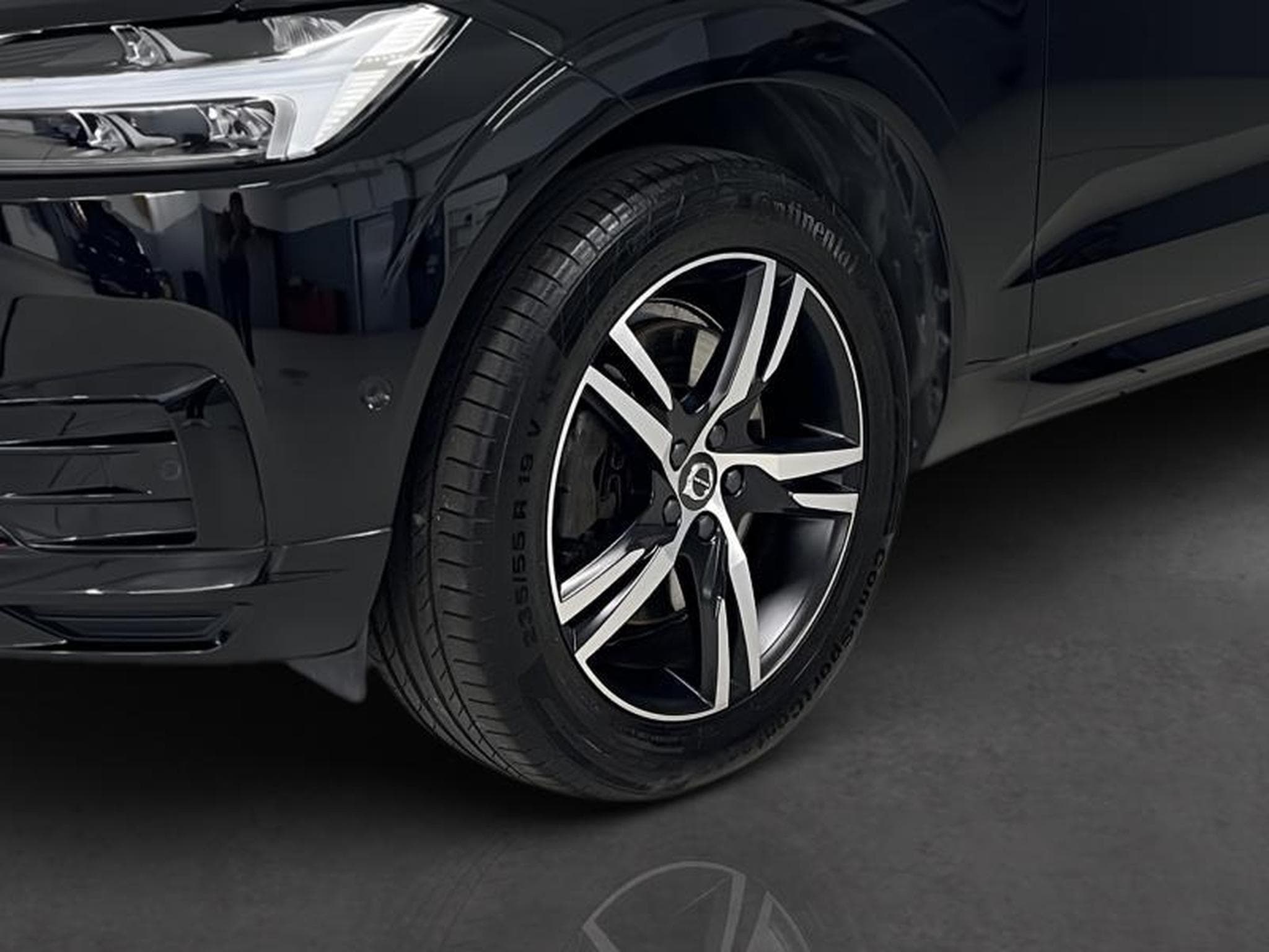 Volvo XC60 R-Design (2018) - Photo 4
