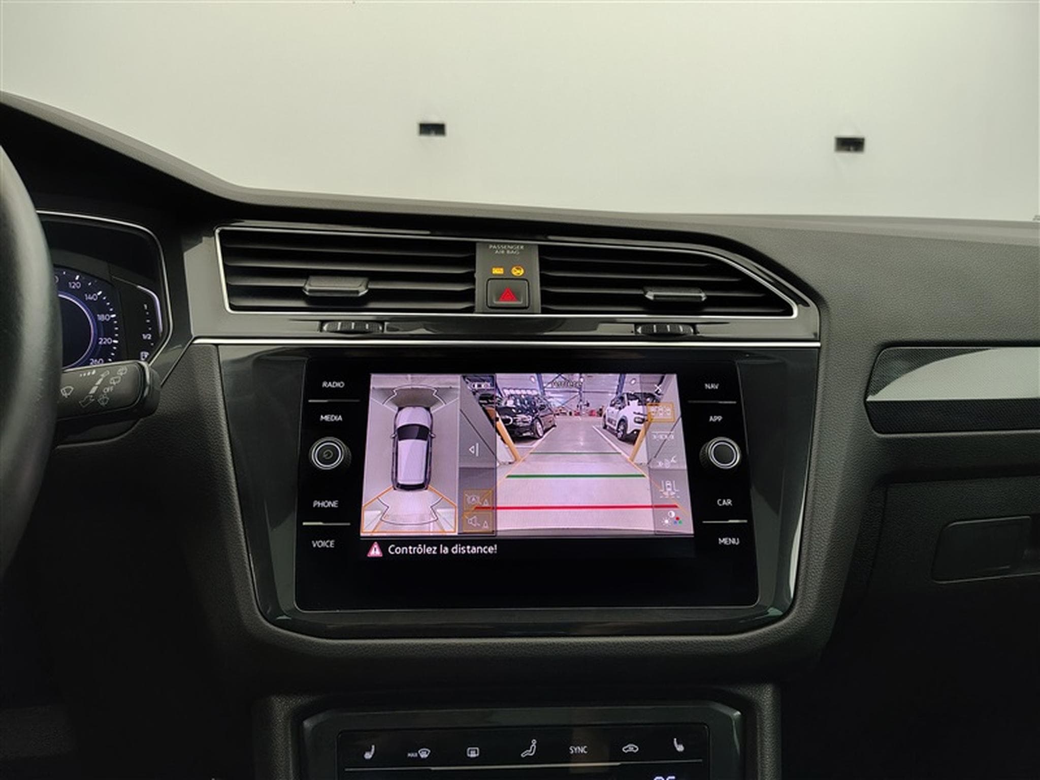 VW Tiguan eHybrid 1.4 Elegance NAVI / CARPLAY / TO PANO / CAMERA360° (2023) - Photo 17