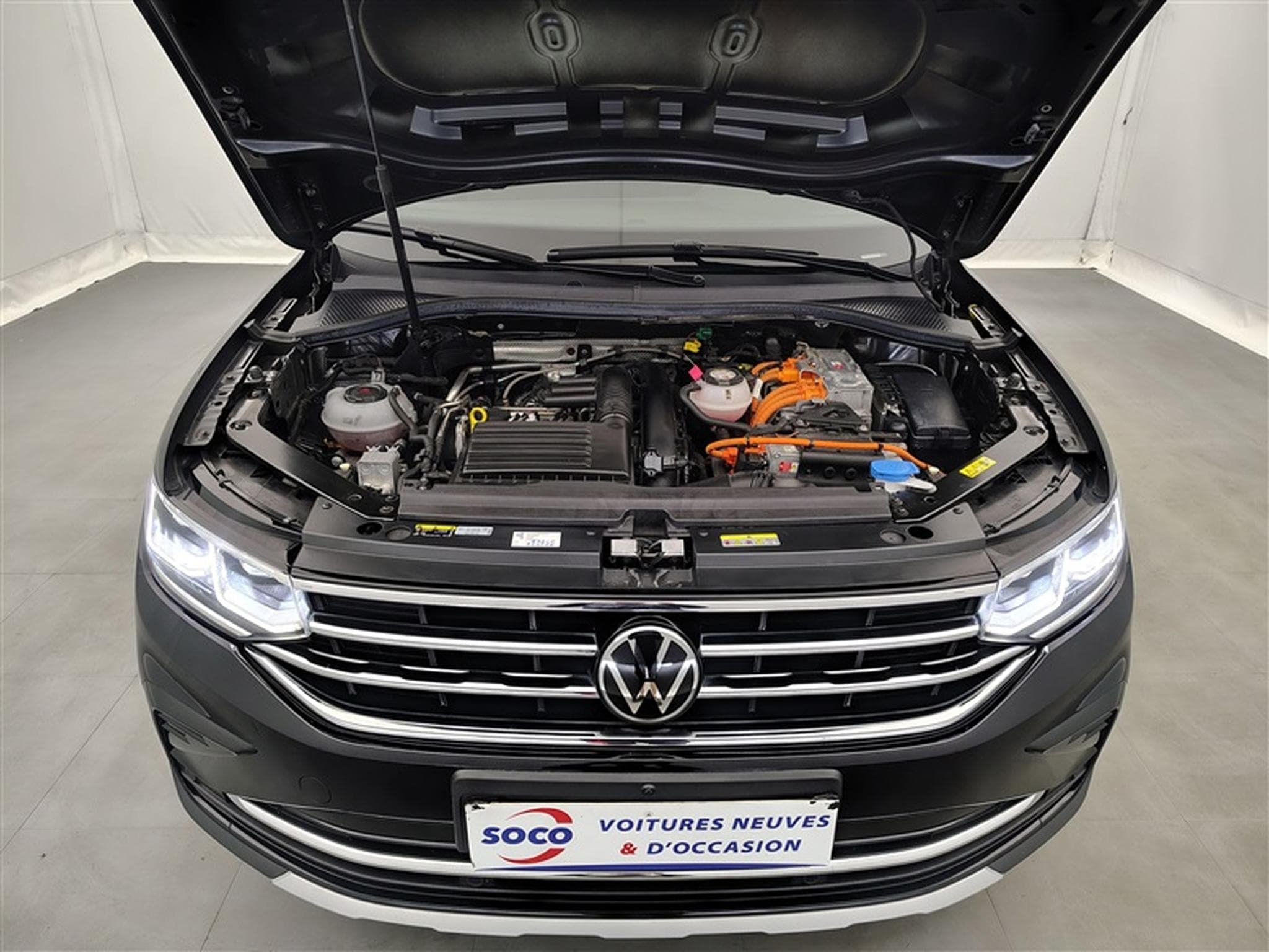 VW Tiguan eHybrid 1.4 Elegance NAVI / CARPLAY / TO PANO / CAMERA360° (2023) - Photo 20