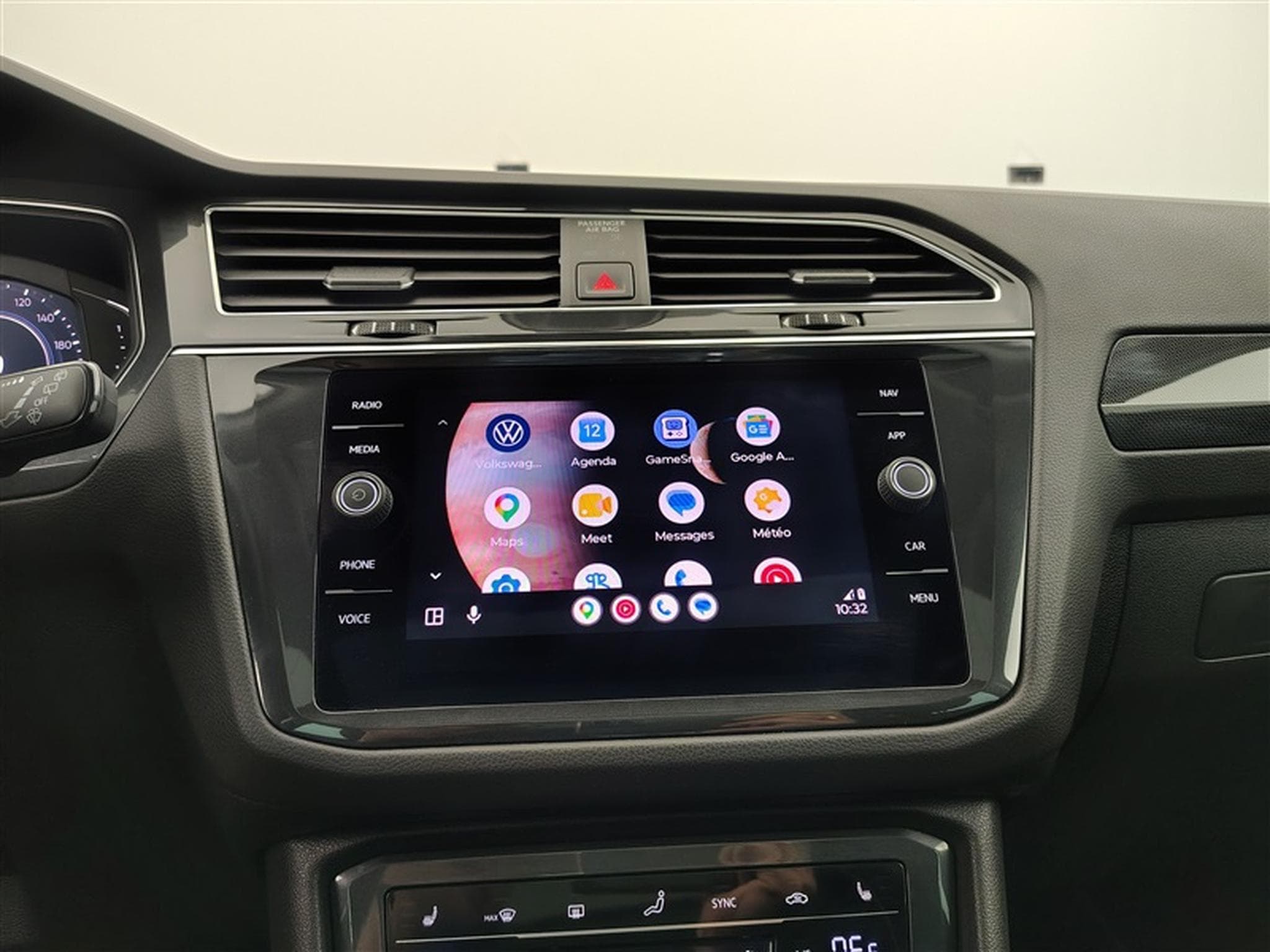 VW Tiguan eHybrid 1.4 Elegance NAVI / CARPLAY / TO PANO / CAMERA360° (2023) - Photo 21