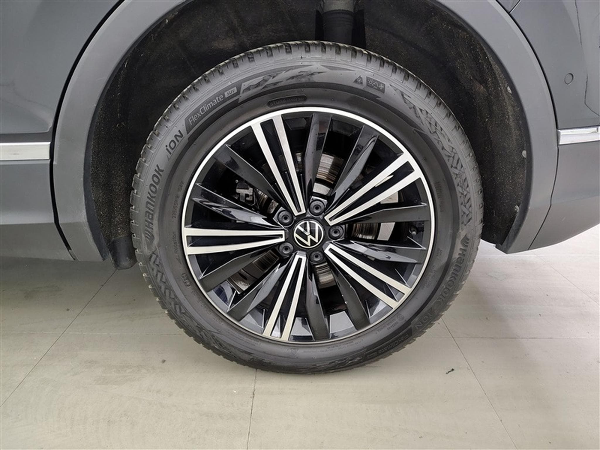 VW Tiguan eHybrid 1.4 Elegance NAVI / CARPLAY / TO PANO / CAMERA360° (2023) - Photo 6