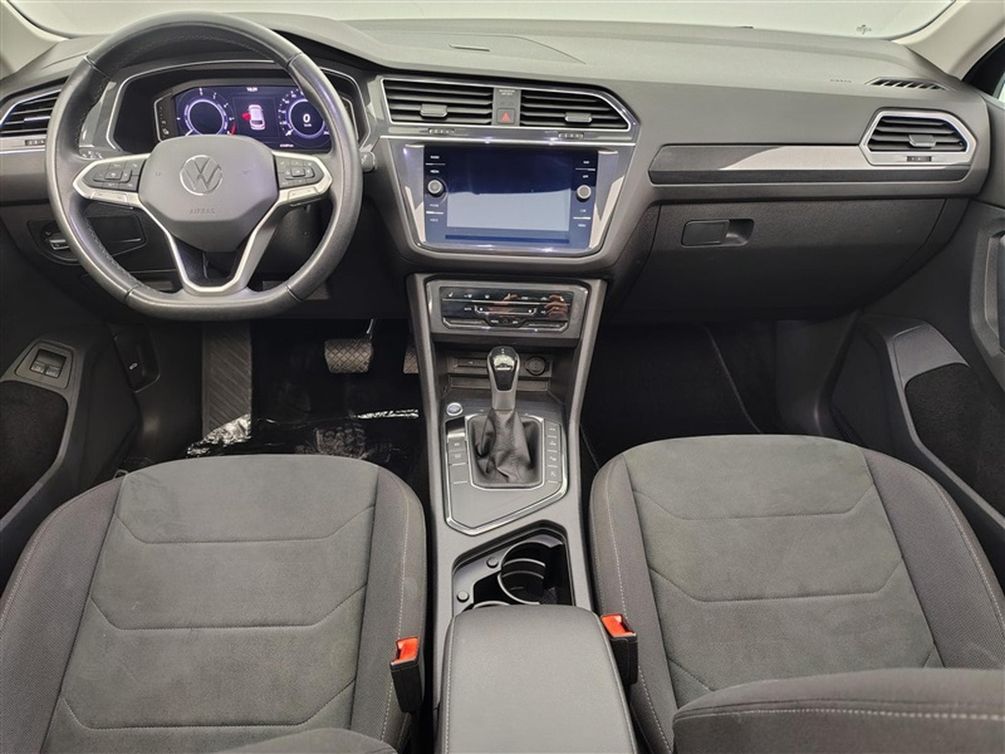 VW Tiguan eHybrid 1.4 Elegance NAVI / CARPLAY / TO PANO / CAMERA360° (2023) - Photo 8