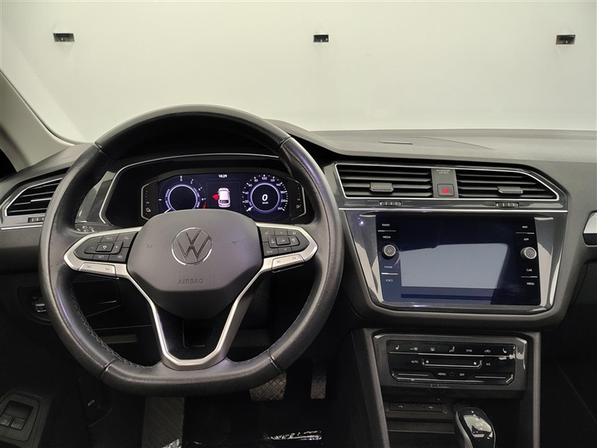 VW Tiguan eHybrid 1.4 Elegance NAVI / CARPLAY / TO PANO / CAMERA360° (2023) - Photo 9