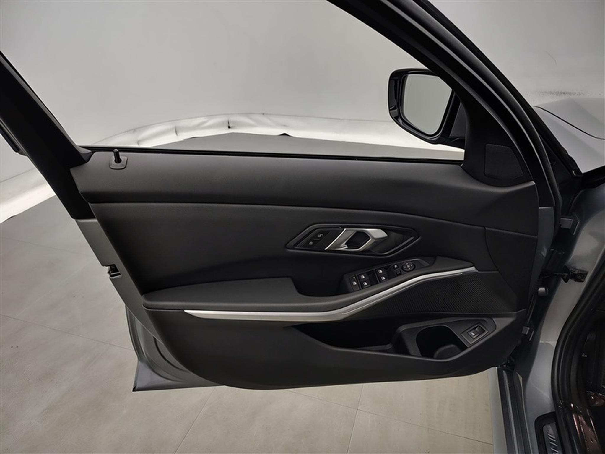 BMW 318 318iA OPF PACK M (2024) - Photo 17