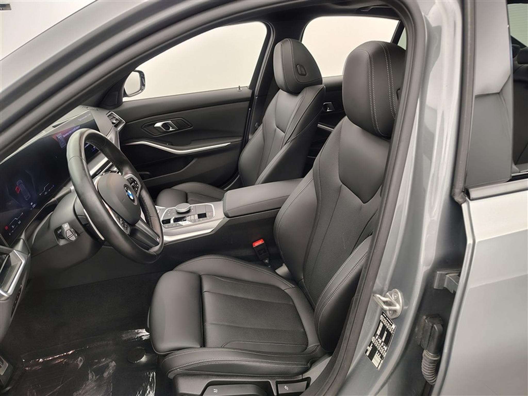 BMW 318 318iA OPF PACK M (2024) - Photo 7