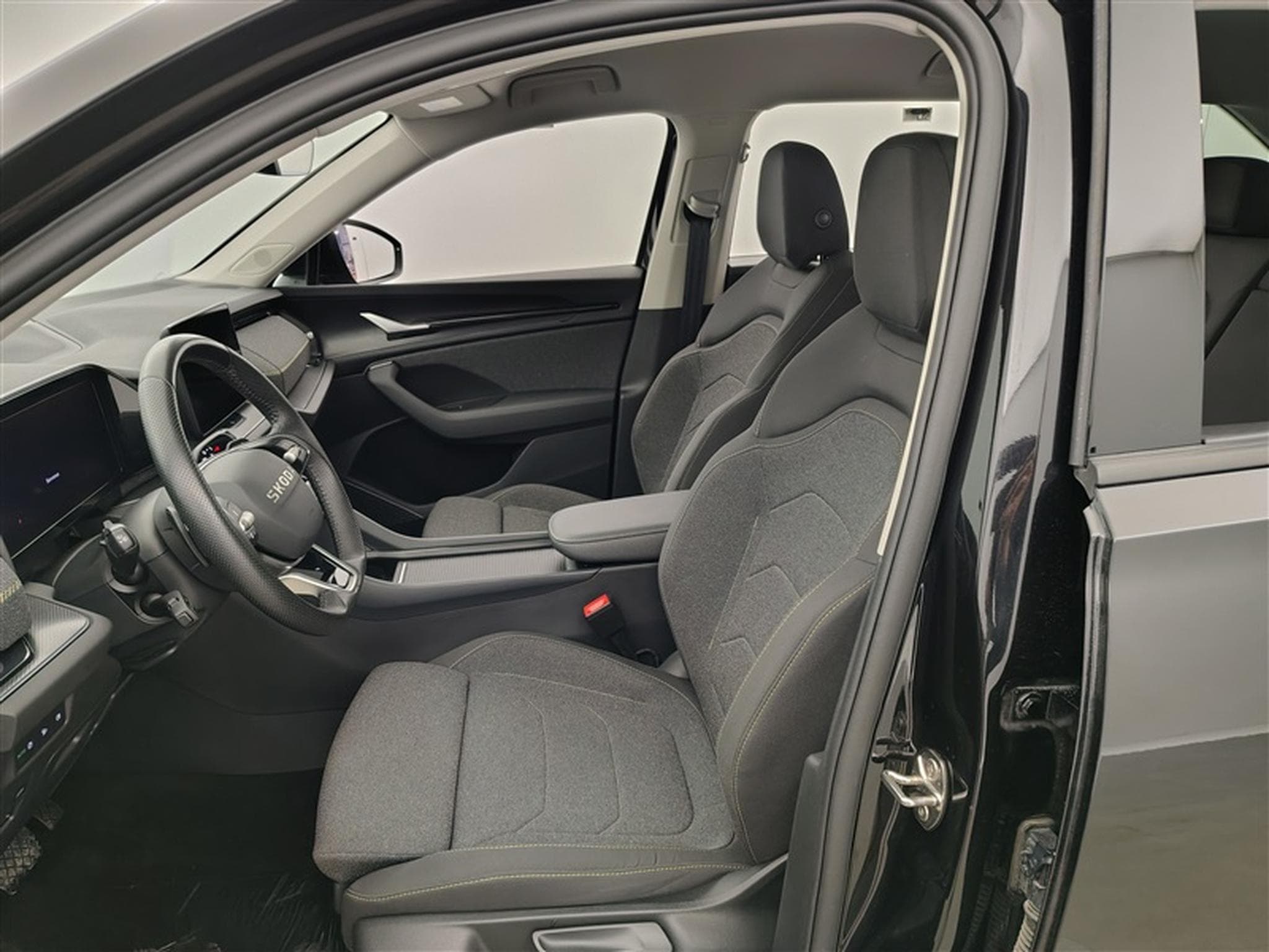 Skoda Kodiaq 1.5 TSI m-HEV 150Cv DSG Selection 7PL / CARPLAY / CAMERA (2025) - Photo 7