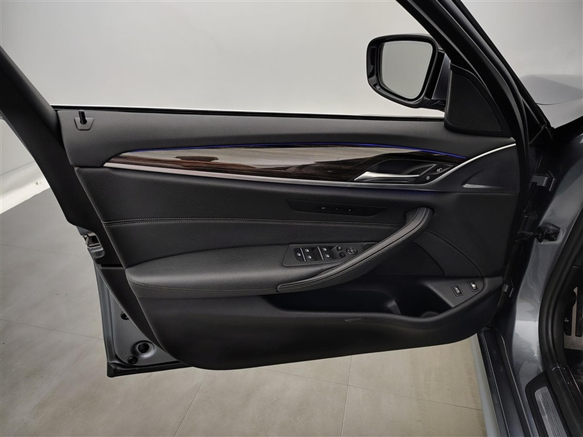 BMW 530 530eA PHEV Performance (2019) - Photo 17
