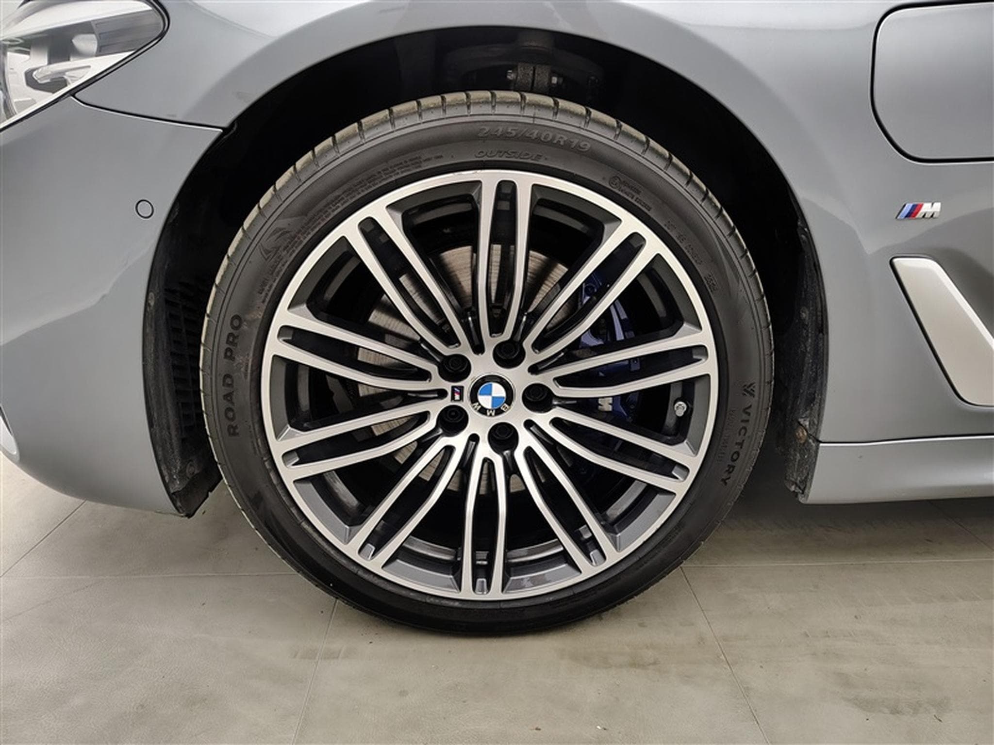 BMW 530 530eA PHEV Performance (2019) - Photo 6