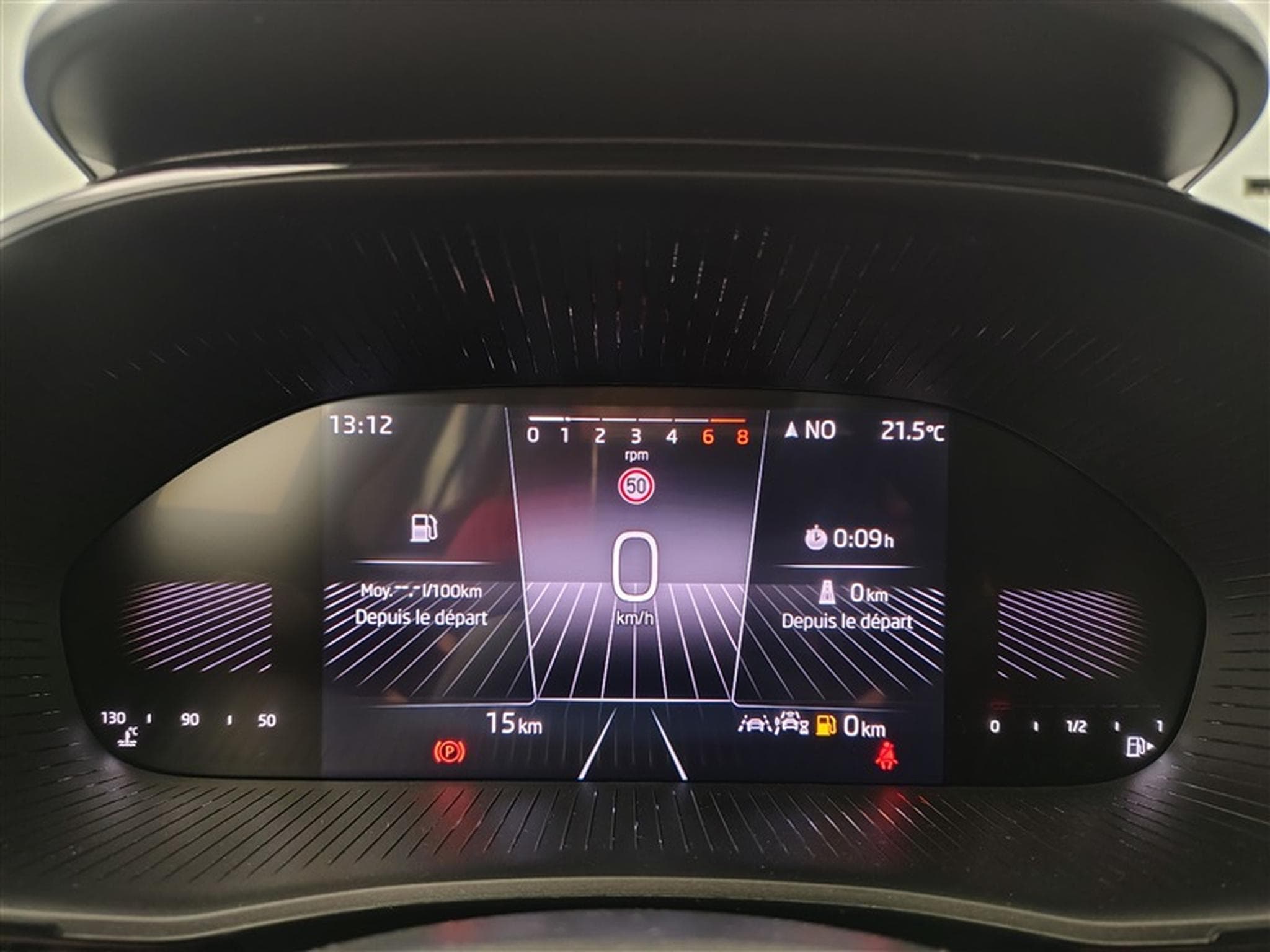 Skoda Fabia 1.0i Selection CARPLAY / FULL LED / KEYLESS / PDC AR (2026) - Photo 10